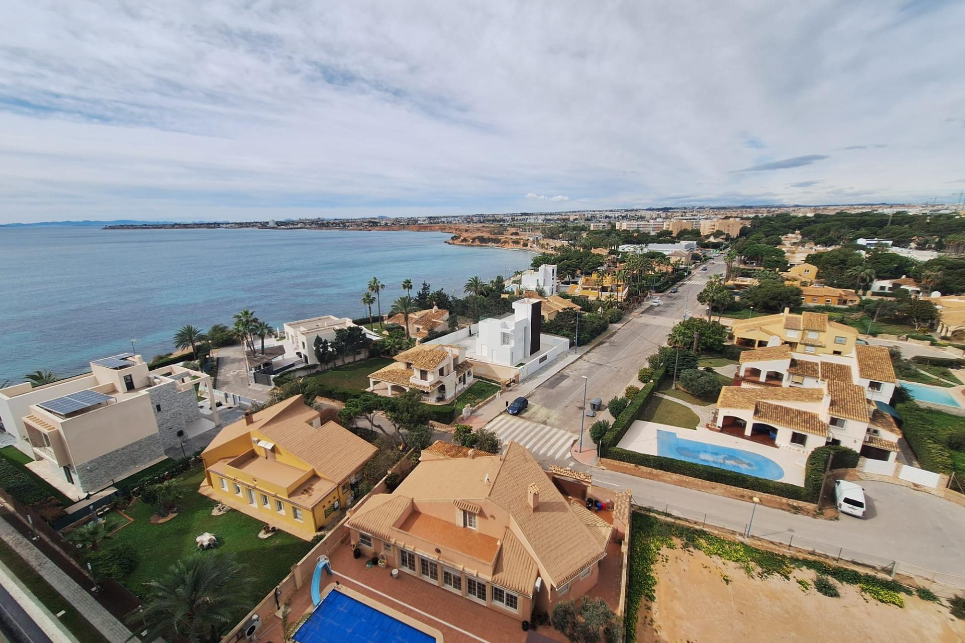 Resale - Apartment  - Orihuela Costa - Punta Prima