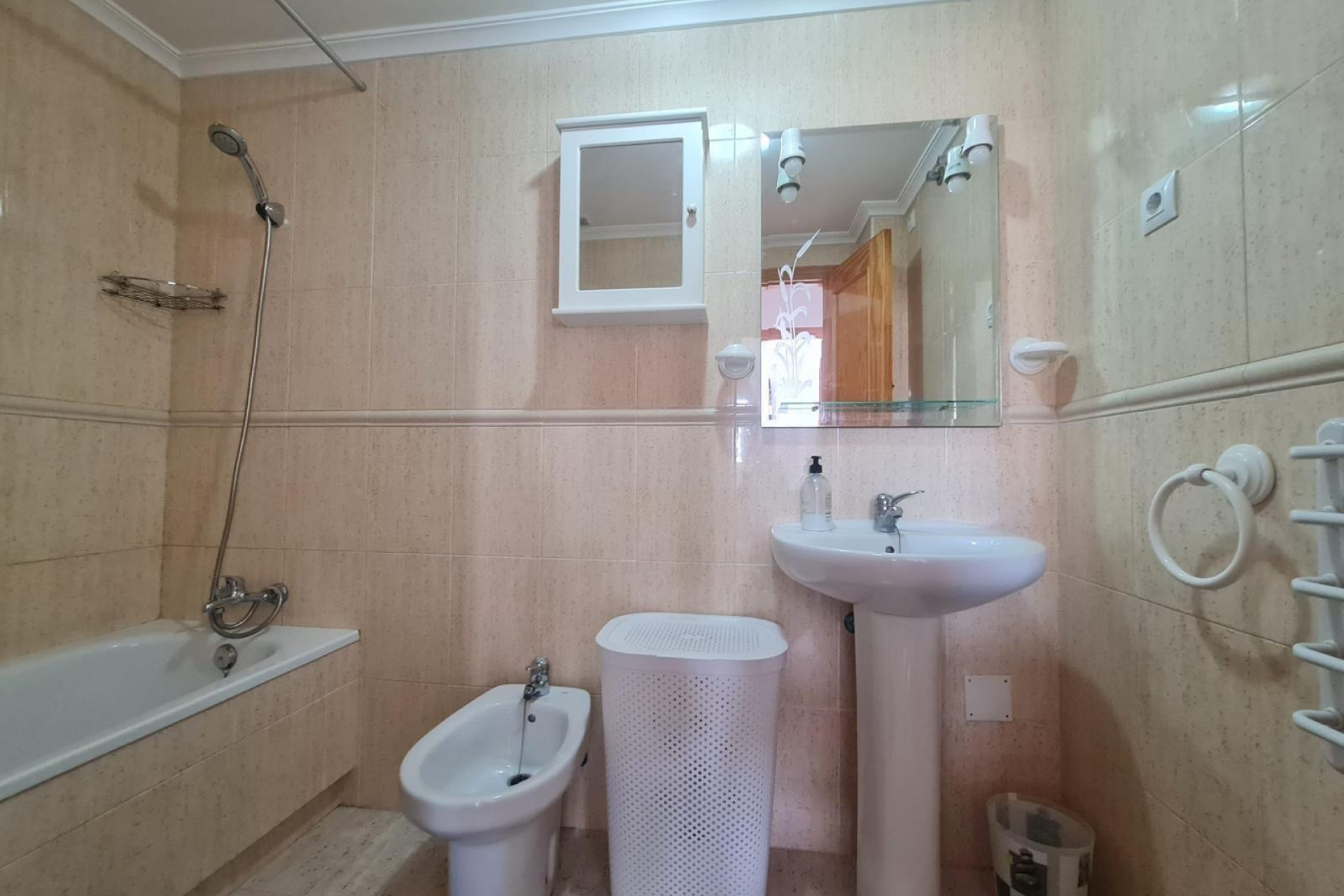 Resale - Apartment  - Orihuela Costa - Punta Prima