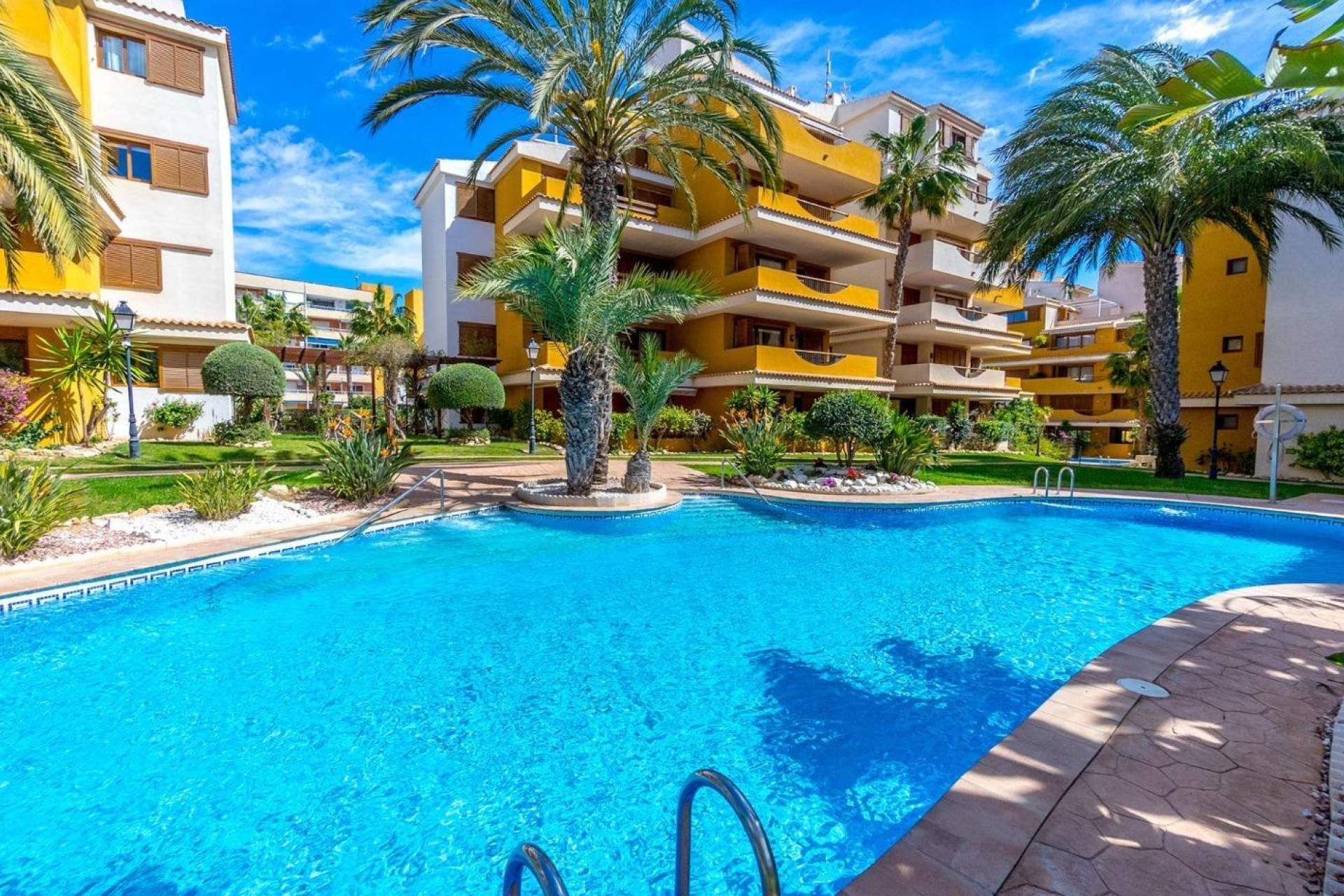 Resale - Apartment  - Orihuela Costa - Punta Prima