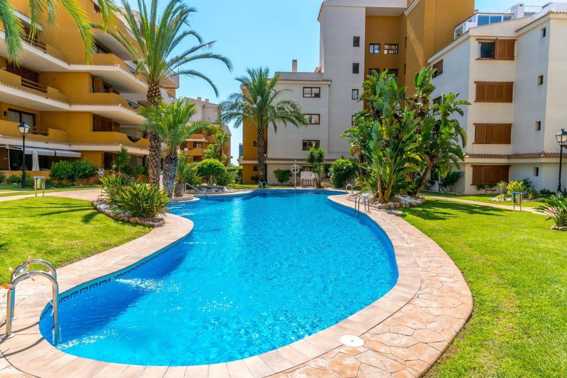 Resale - Apartment  - Orihuela Costa - Punta Prima