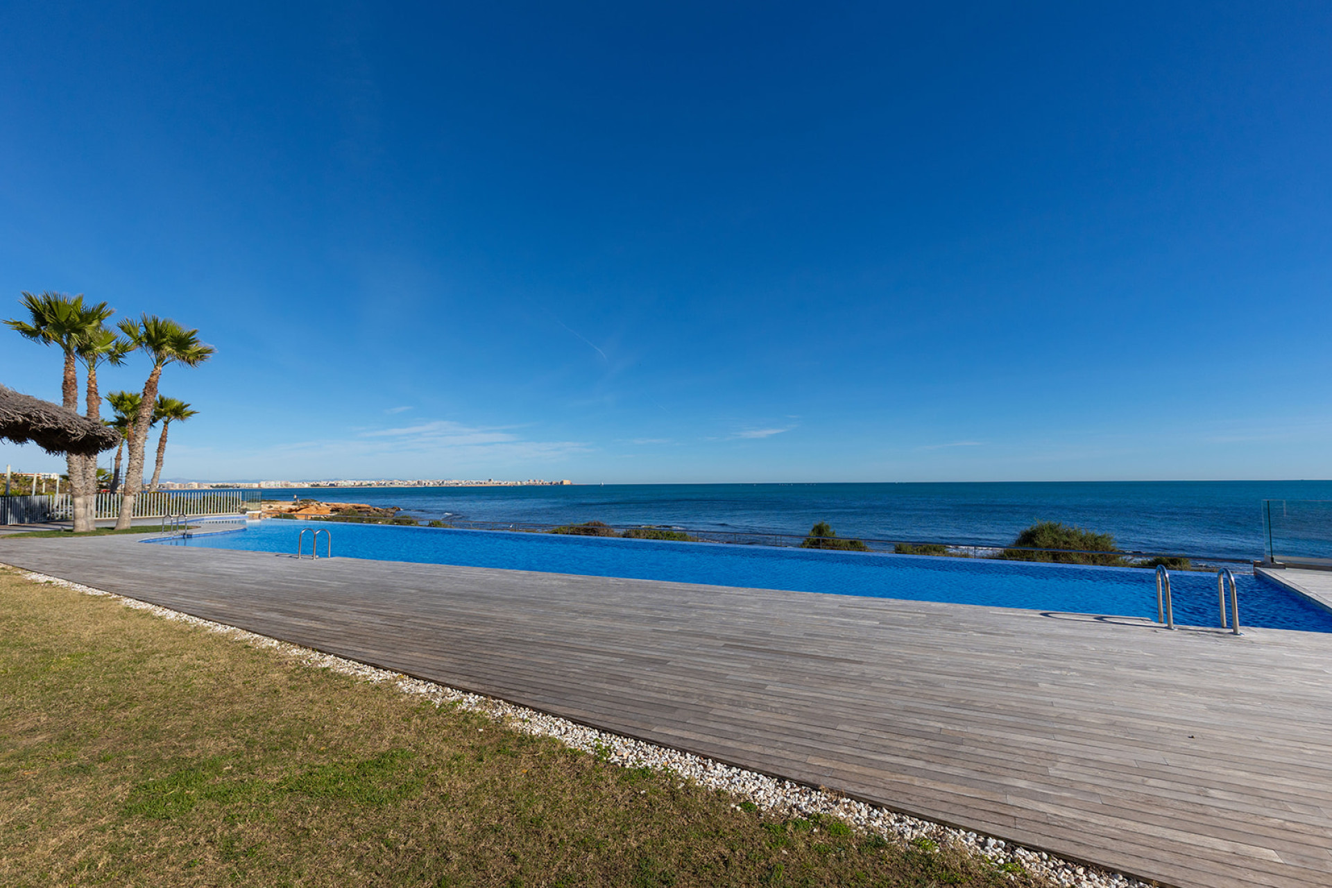 Resale - Apartment  - Orihuela Costa - Punta Prima