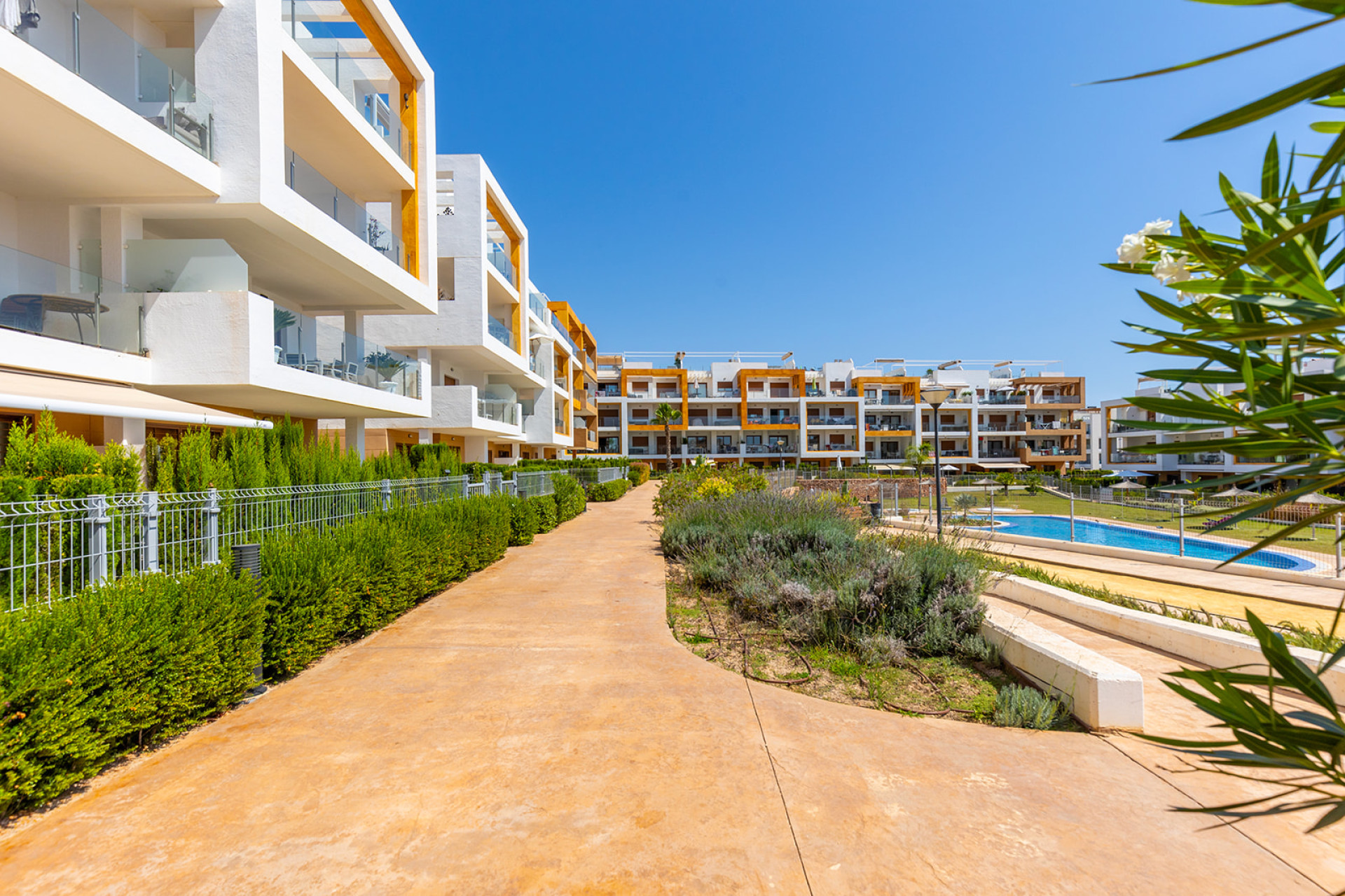 Resale - Apartment  - Orihuela Costa - Villamartin