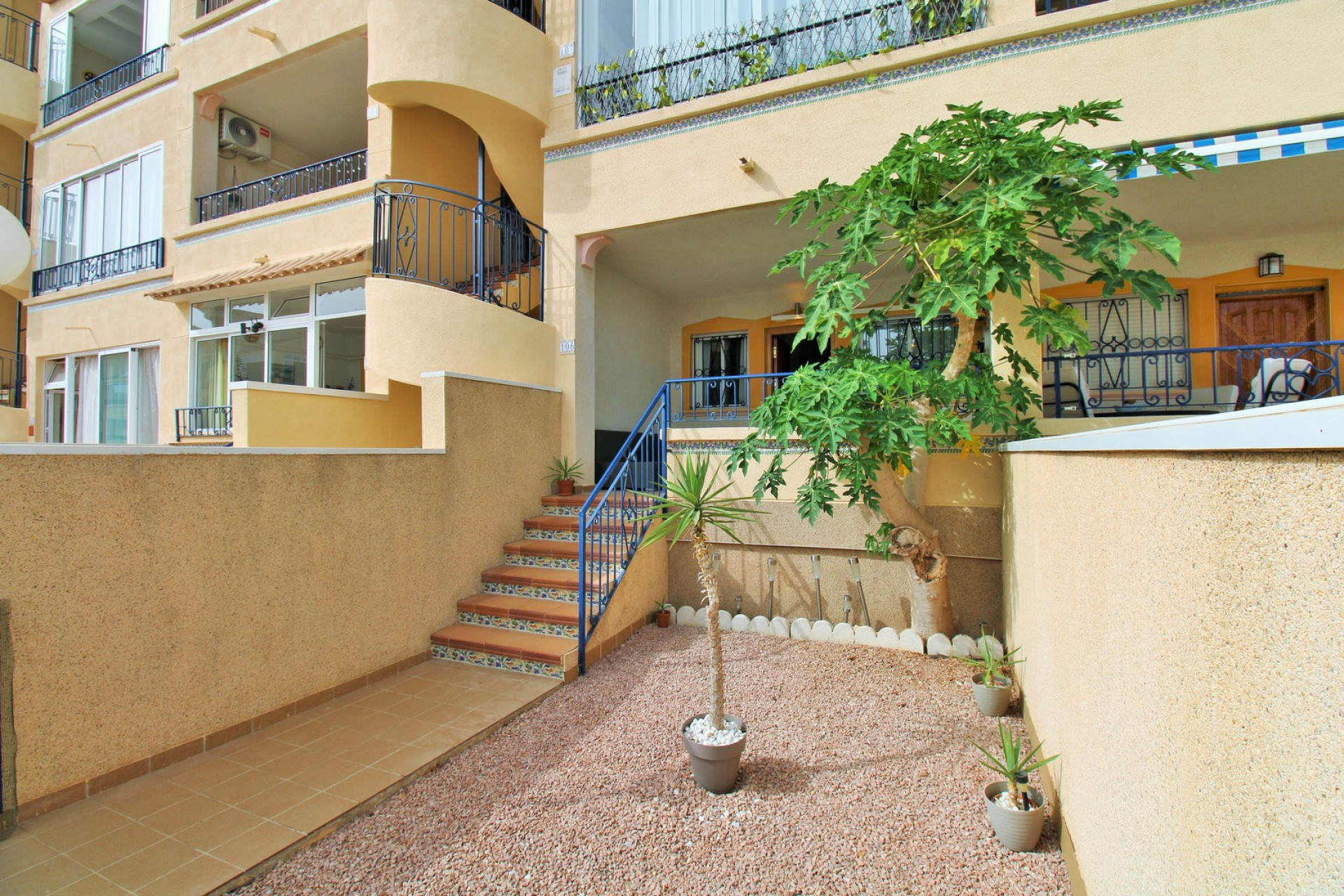 Resale - Apartment  - Punta Prima