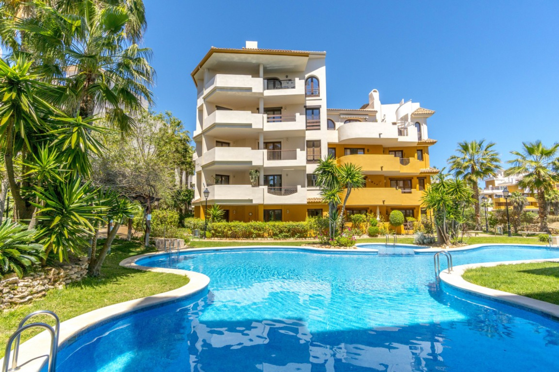 Resale - Apartment  - Punta Prima