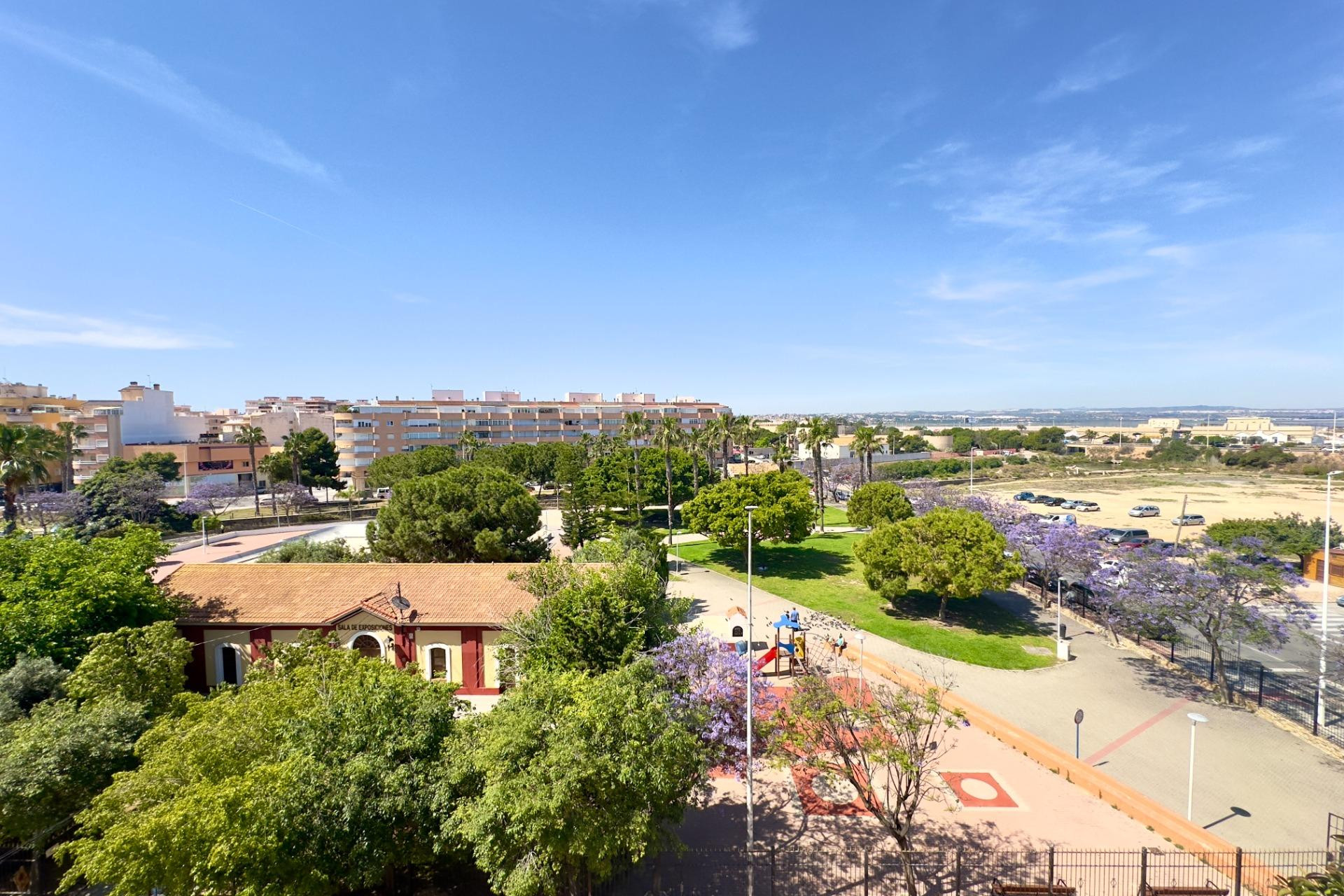 Resale - Apartment  - Torrevieja - Acequion