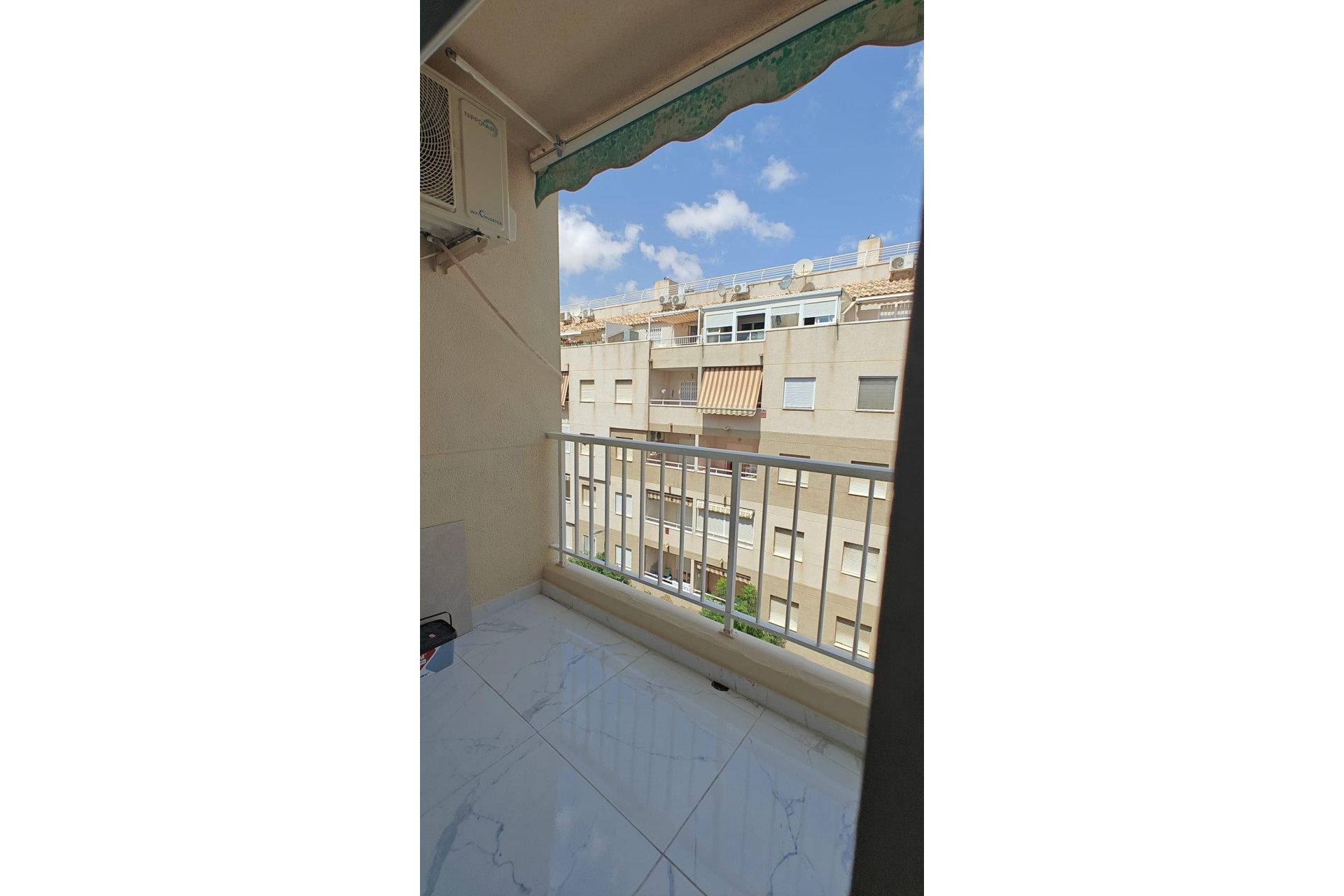 Resale - Apartment  - Torrevieja - Acequion