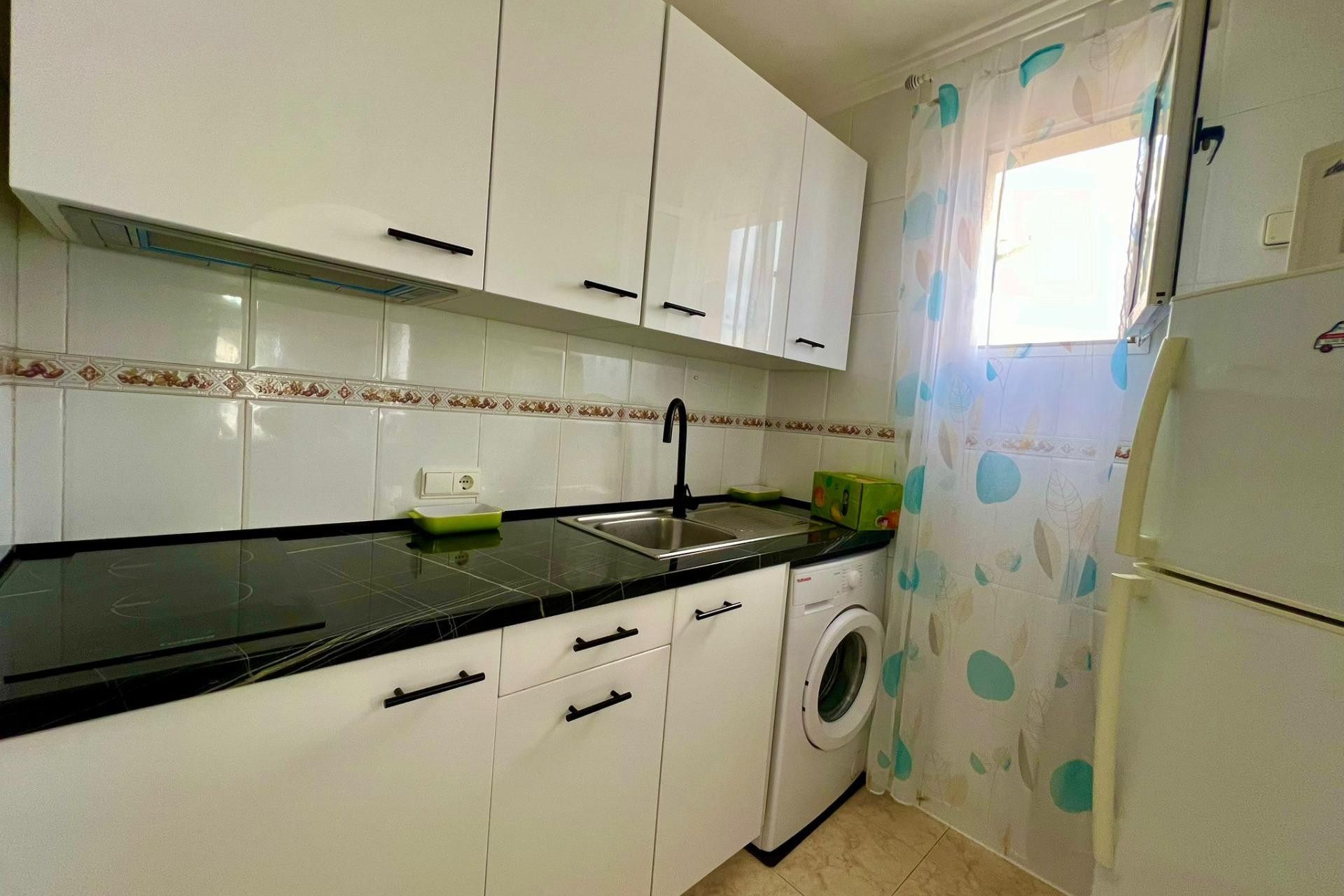 Resale - Apartment  - Torrevieja - Acequion