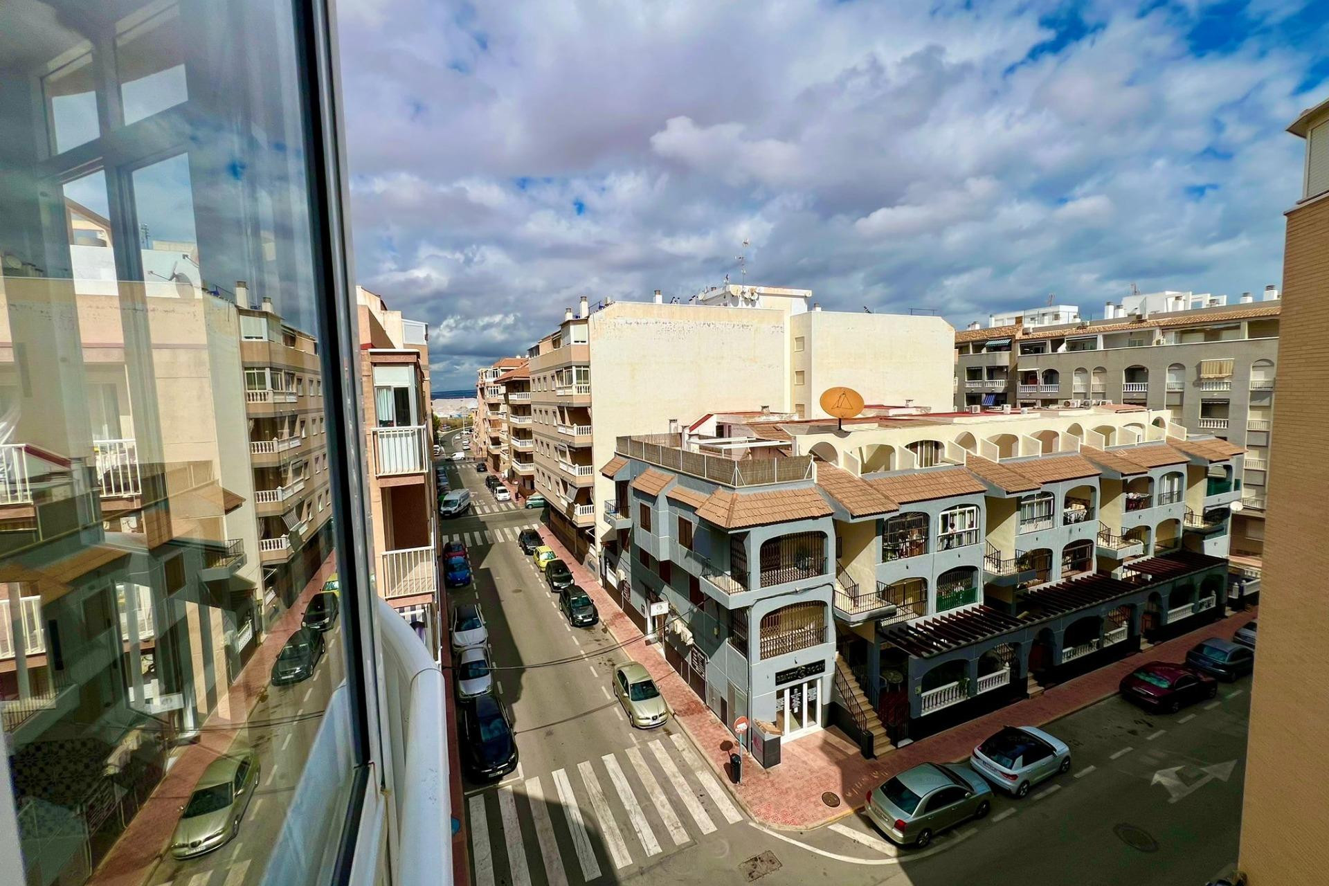 Resale - Apartment  - Torrevieja - Acequion