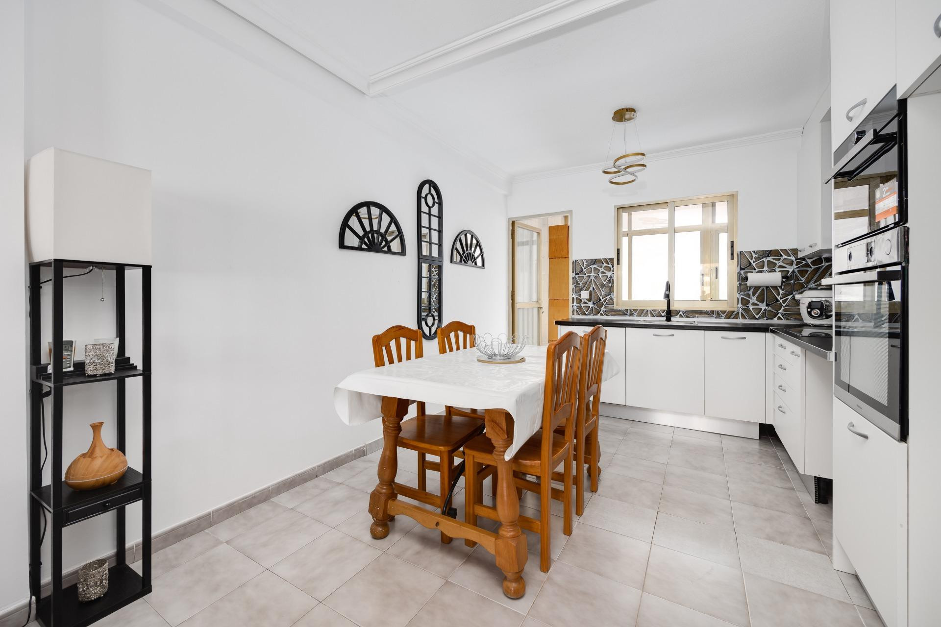 Resale - Apartment  - Torrevieja - Acequion