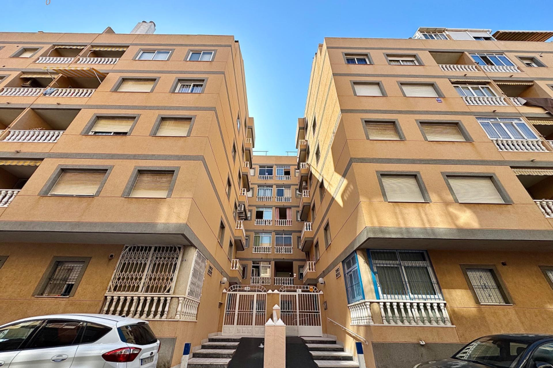 Resale - Apartment  - Torrevieja - Acequion