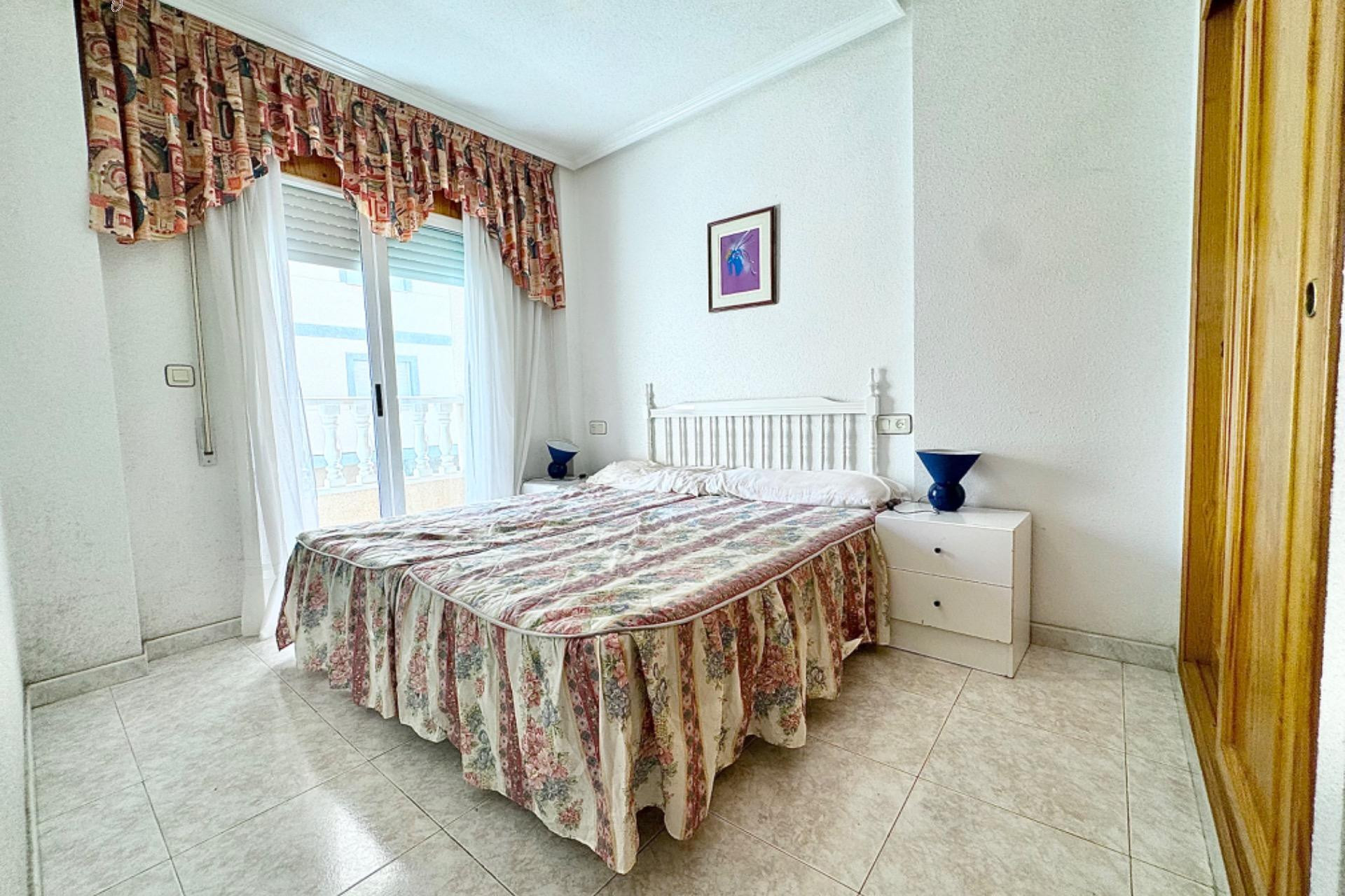 Resale - Apartment  - Torrevieja - Acequion