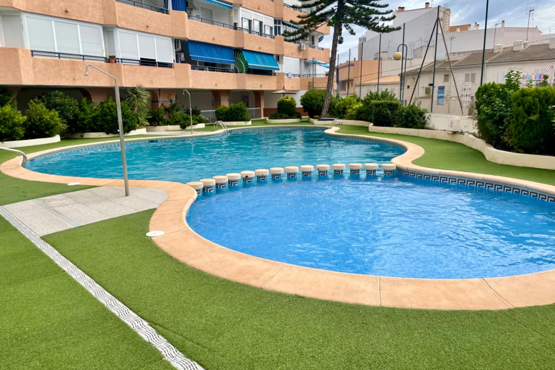 Resale - Apartment  - Torrevieja - Acequion