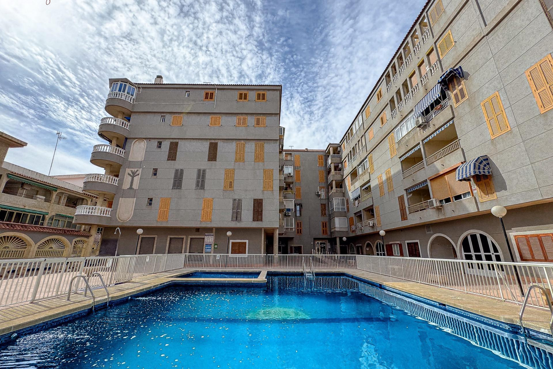 Resale - Apartment  - Torrevieja - Acequion