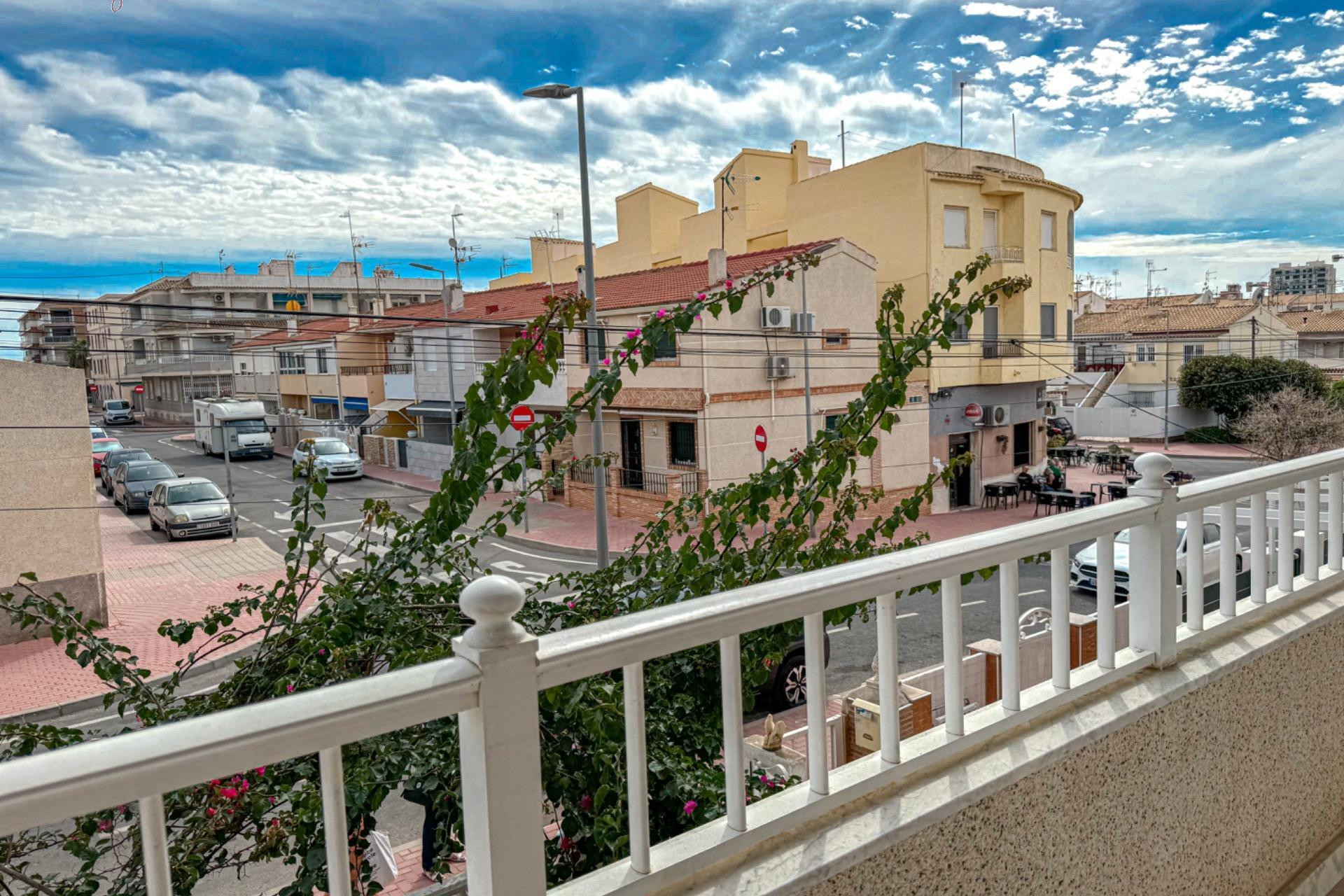 Resale - Apartment  - Torrevieja - Acequion