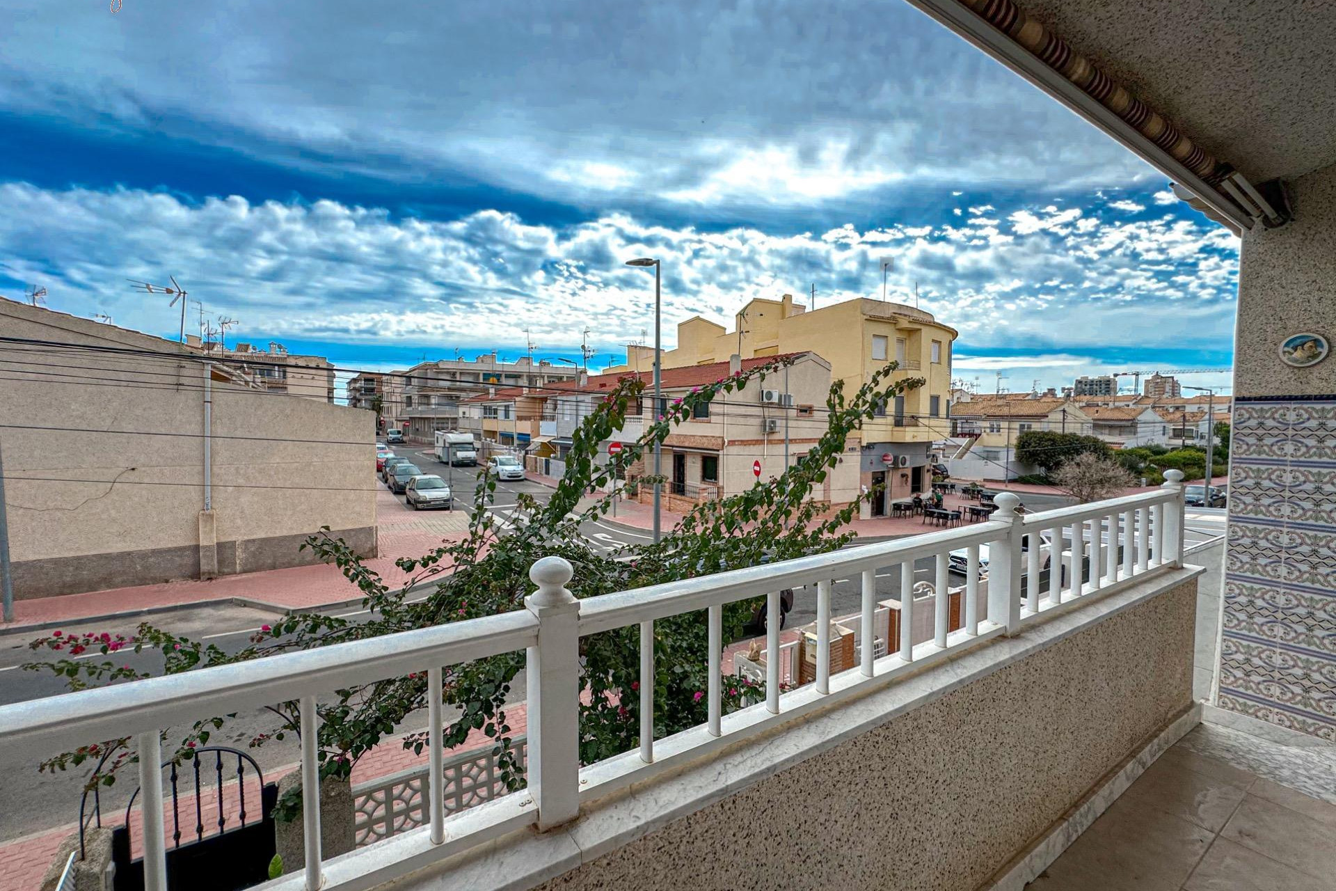 Resale - Apartment  - Torrevieja - Acequion