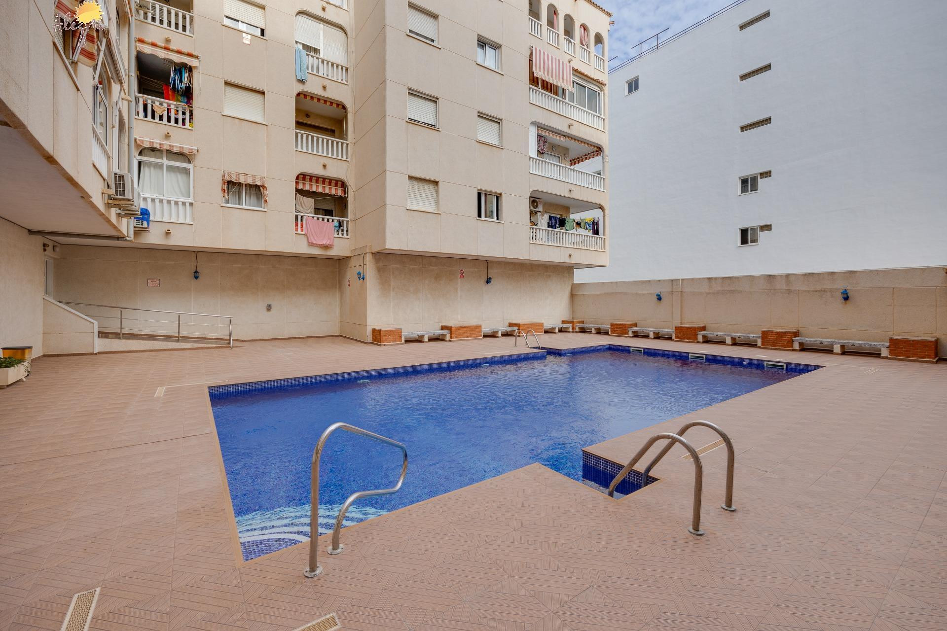 Resale - Apartment  - Torrevieja - Acequion