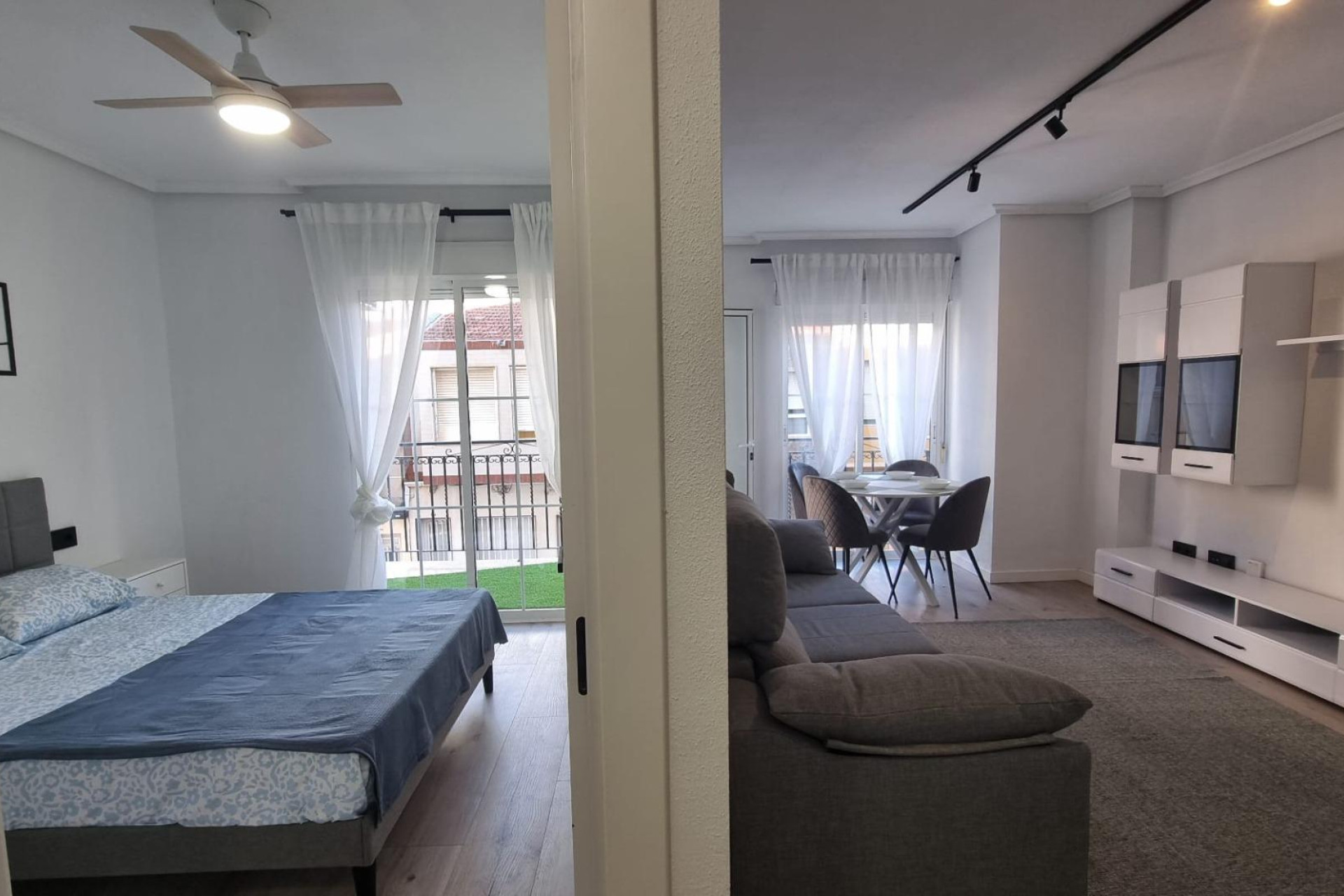 Resale - Apartment  - Torrevieja - Acequion