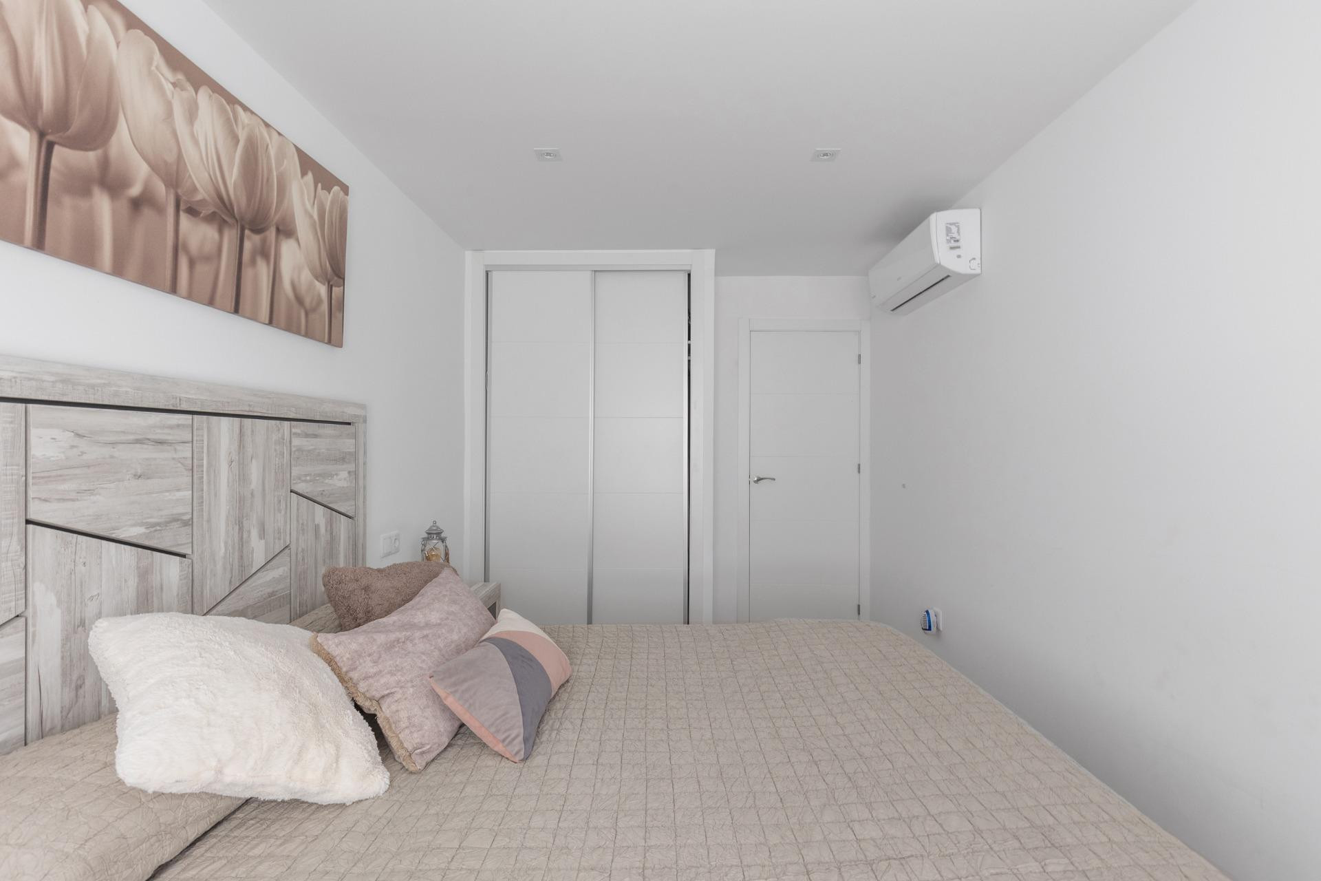 Resale - Apartment  - Torrevieja - Acequion