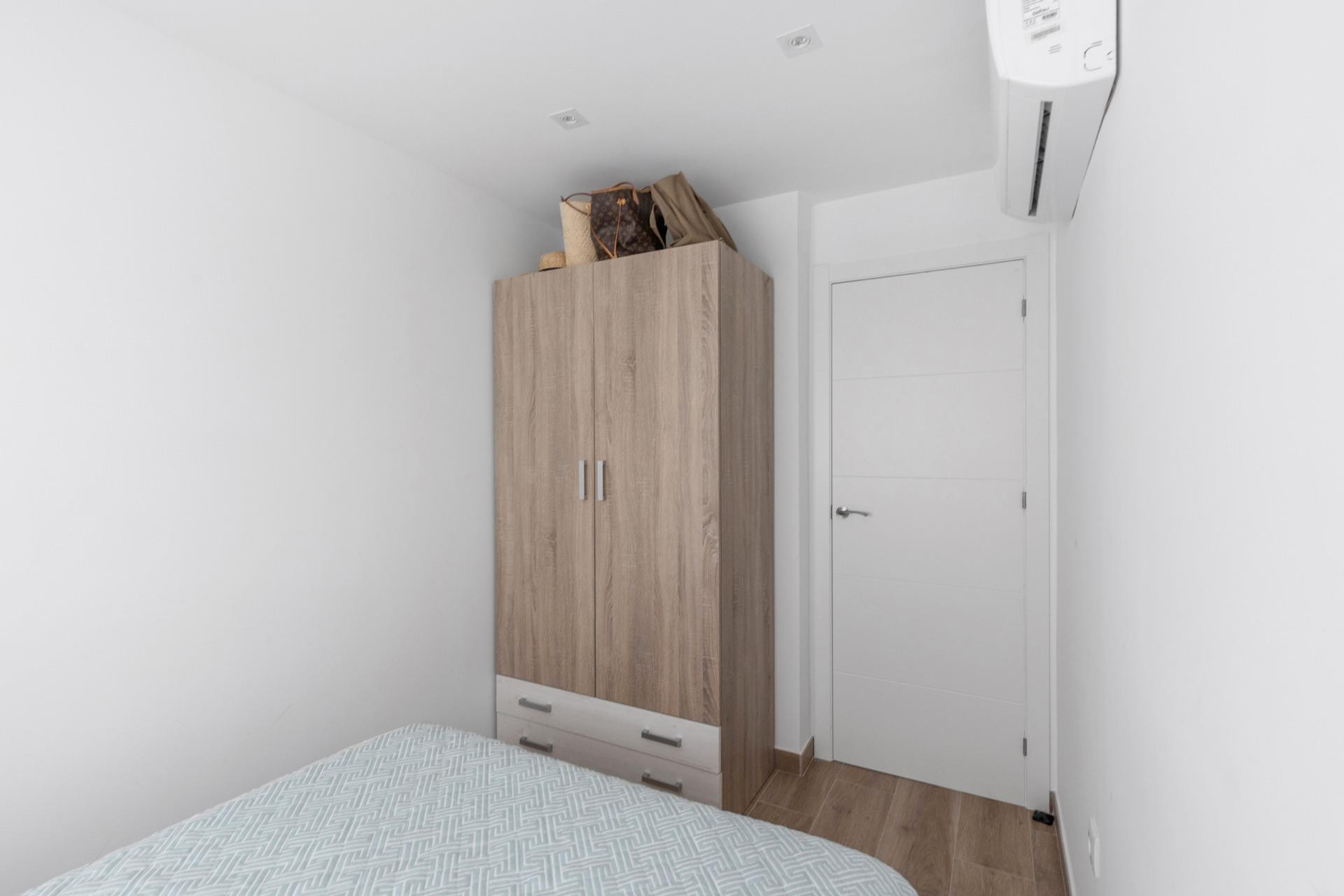 Resale - Apartment  - Torrevieja - Acequion