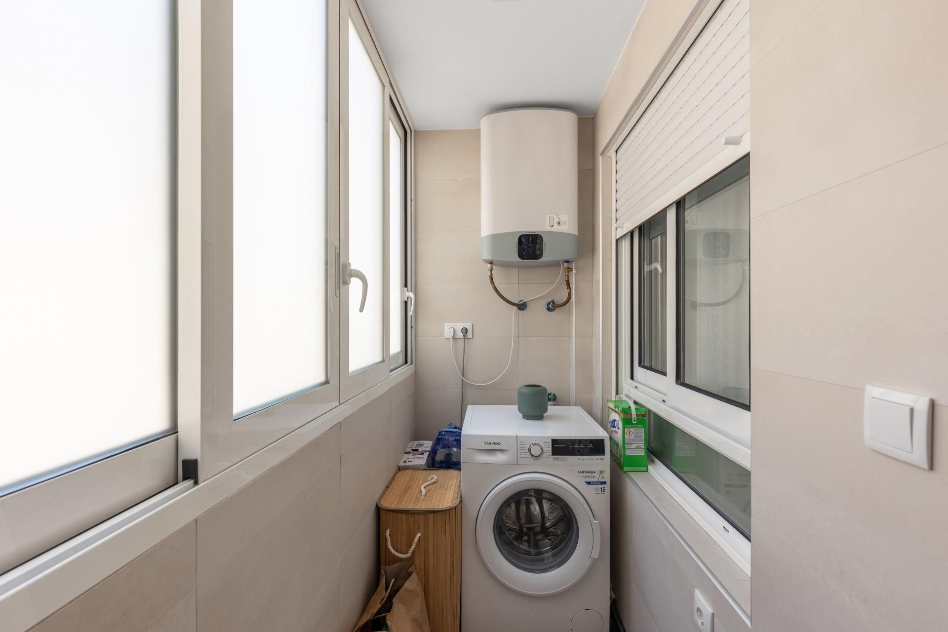 Resale - Apartment  - Torrevieja - Acequion