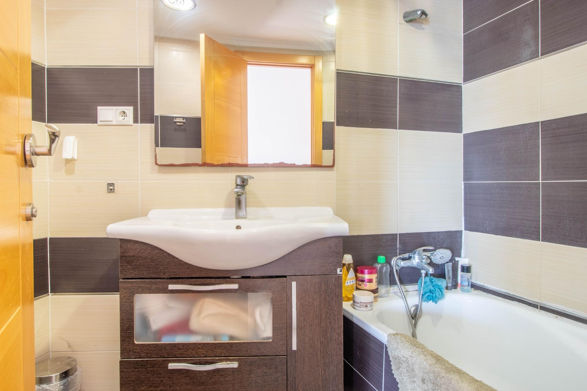 Resale - Apartment  - Torrevieja - Acequion