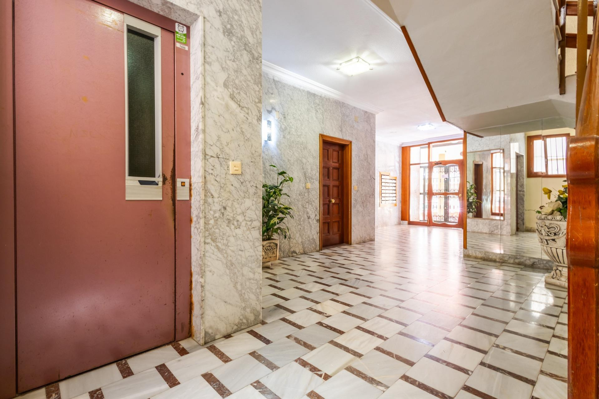 Resale - Apartment  - Torrevieja - Acequion