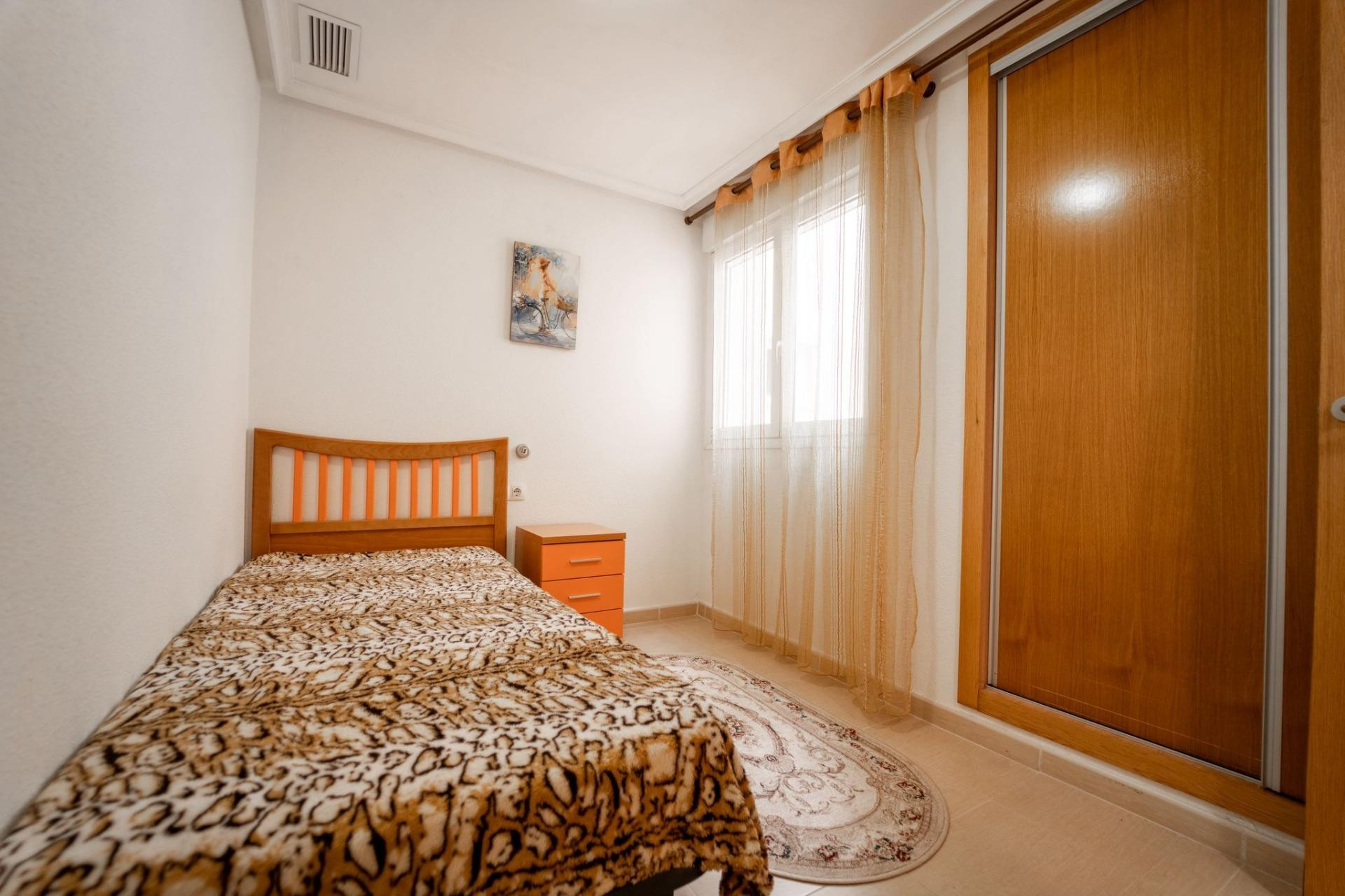 Resale - Apartment  - Torrevieja - Acequion