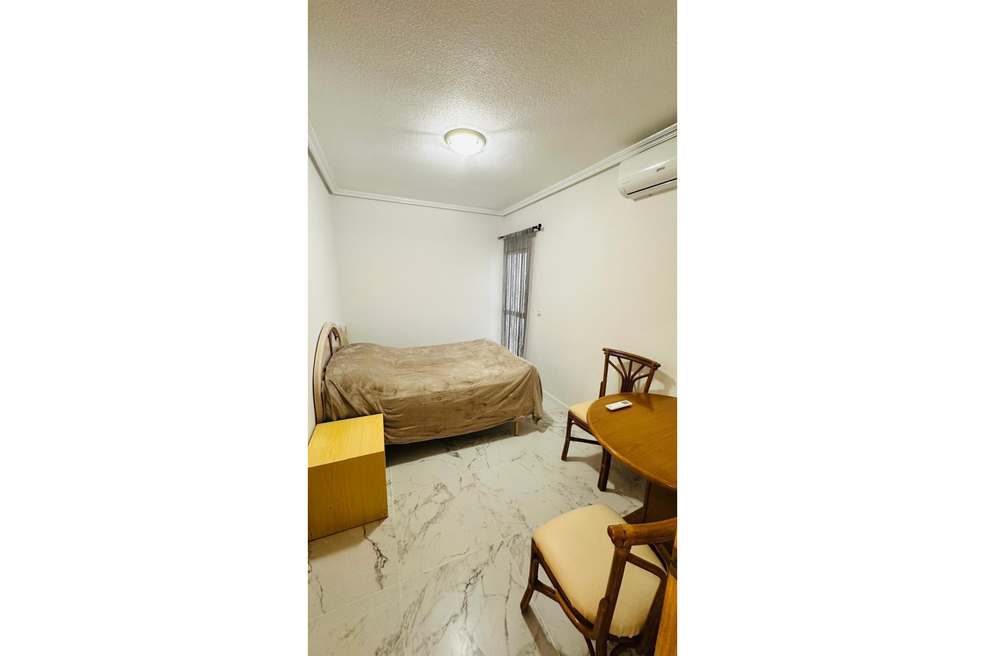 Resale - Apartment  - Torrevieja - Acequion