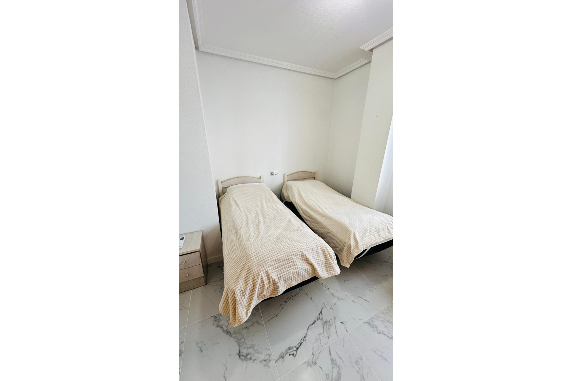 Resale - Apartment  - Torrevieja - Acequion