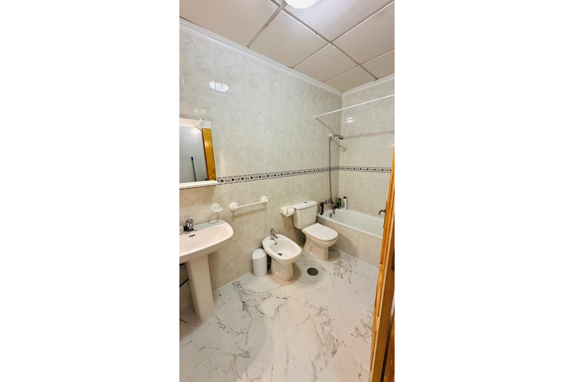 Resale - Apartment  - Torrevieja - Acequion