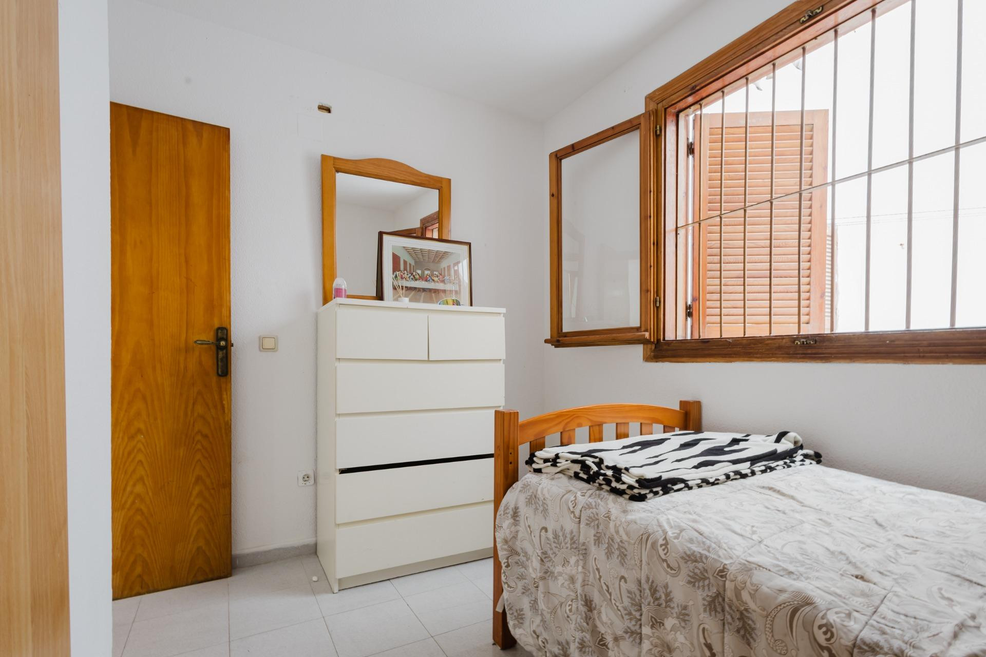 Resale - Apartment  - Torrevieja - Acequion