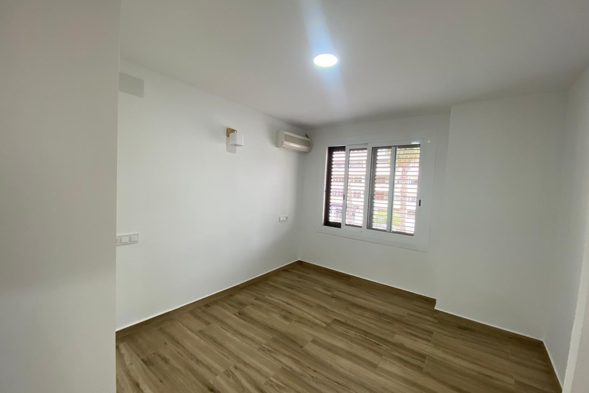 Resale - Apartment  - Torrevieja - Acequion