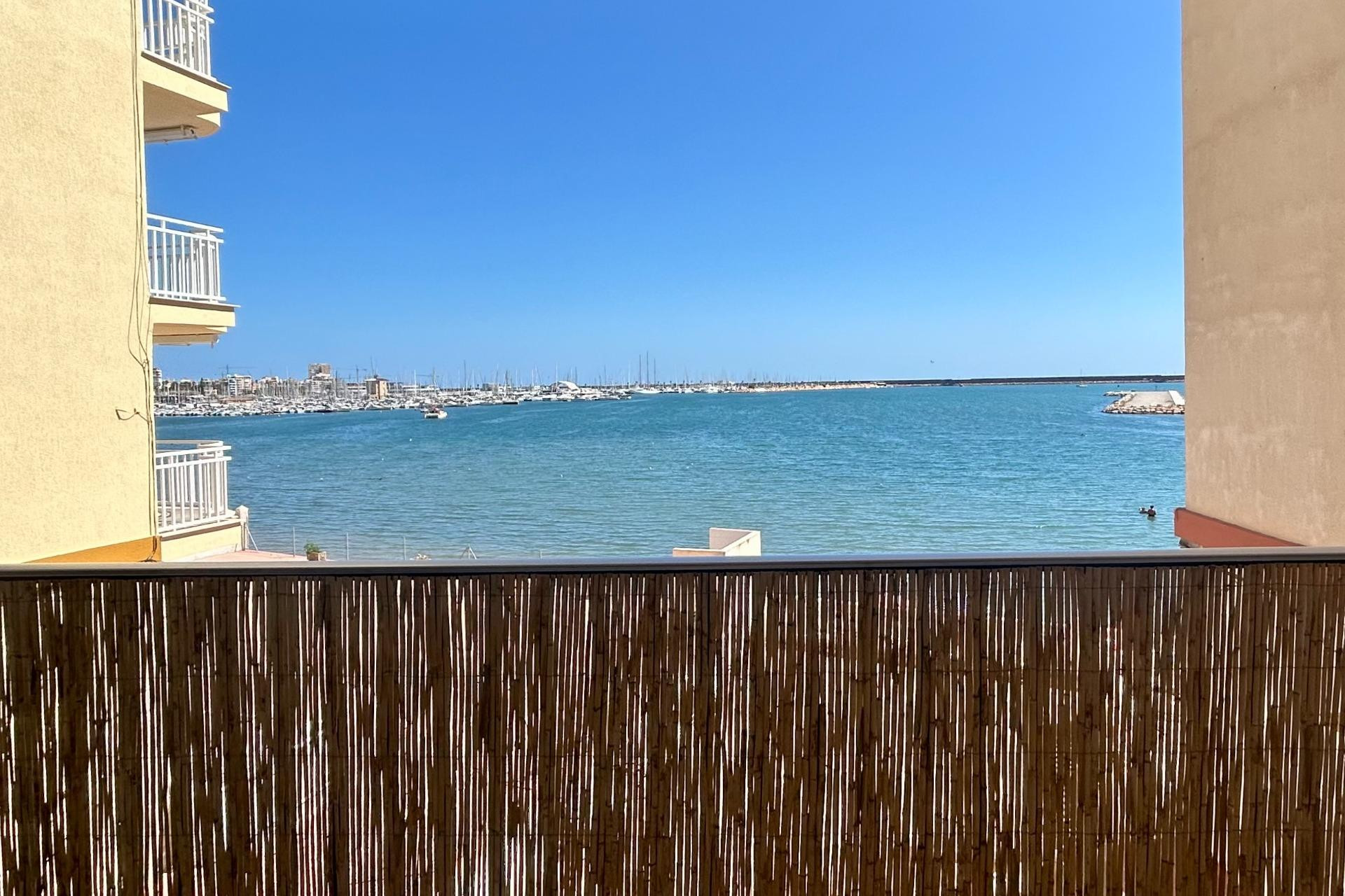 Resale - Apartment  - Torrevieja - Acequion