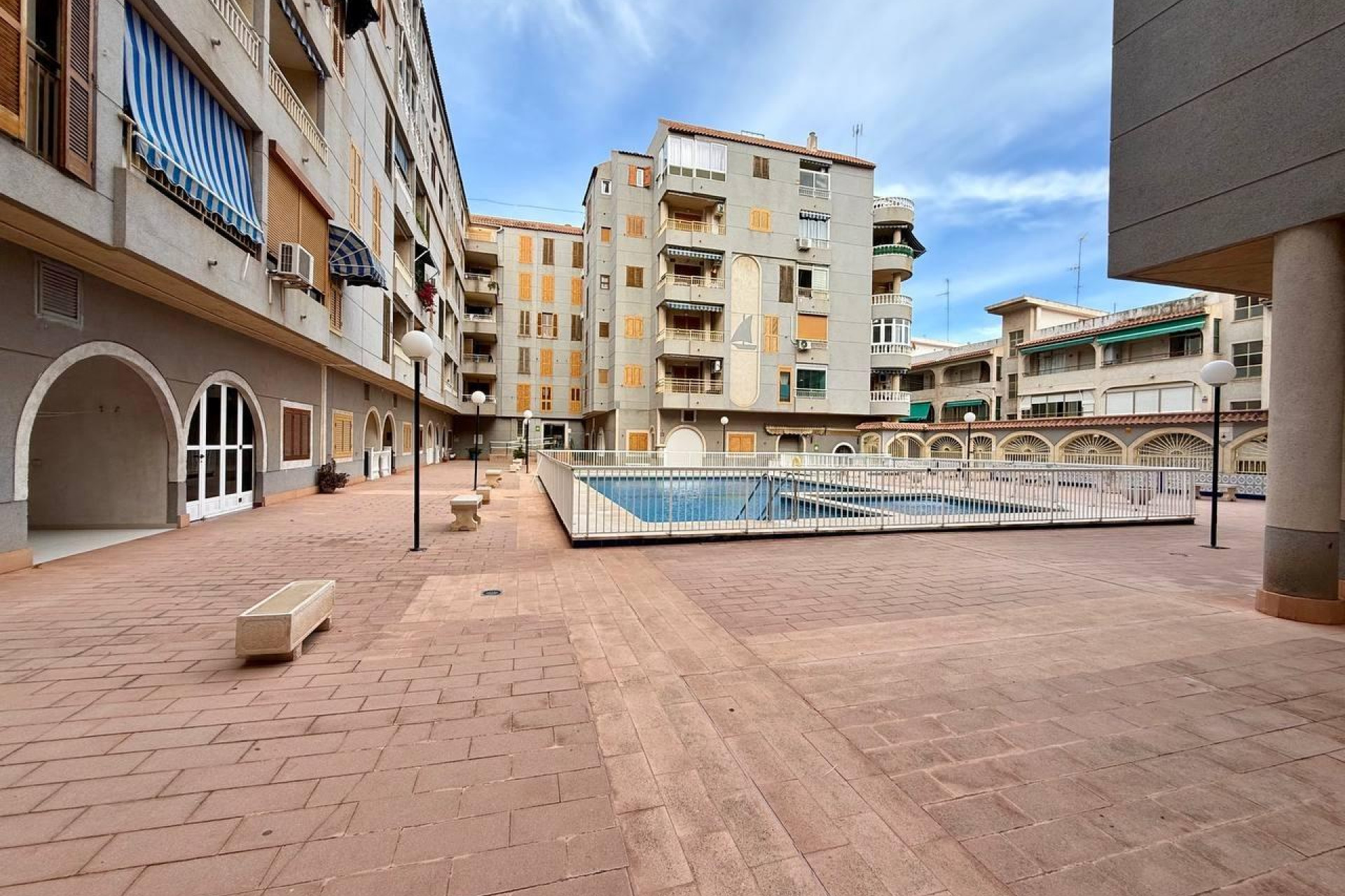 Resale - Apartment  - Torrevieja - Acequion