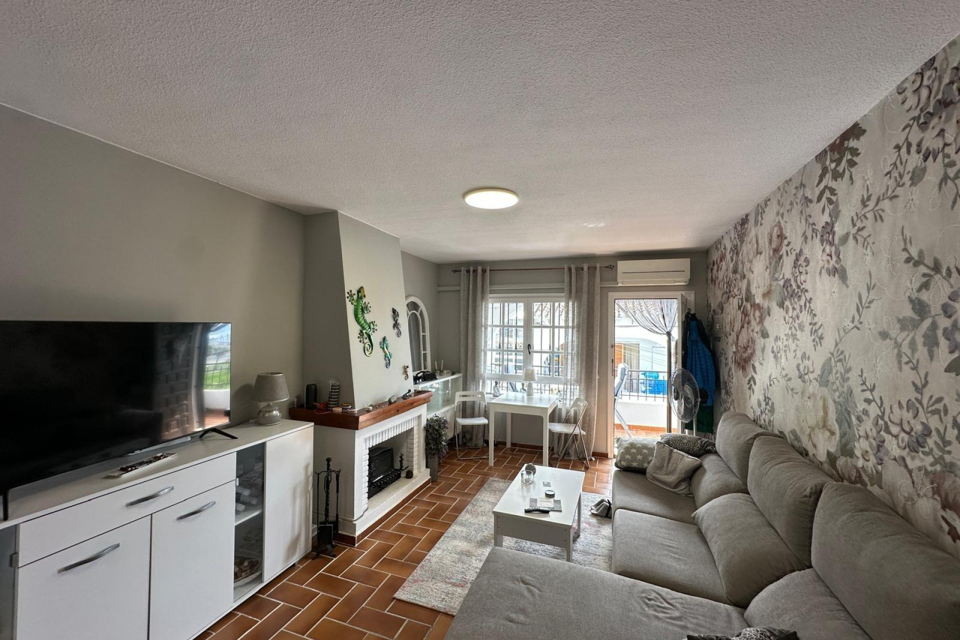 Resale - Apartment  - Torrevieja - Aguas nuevas 2