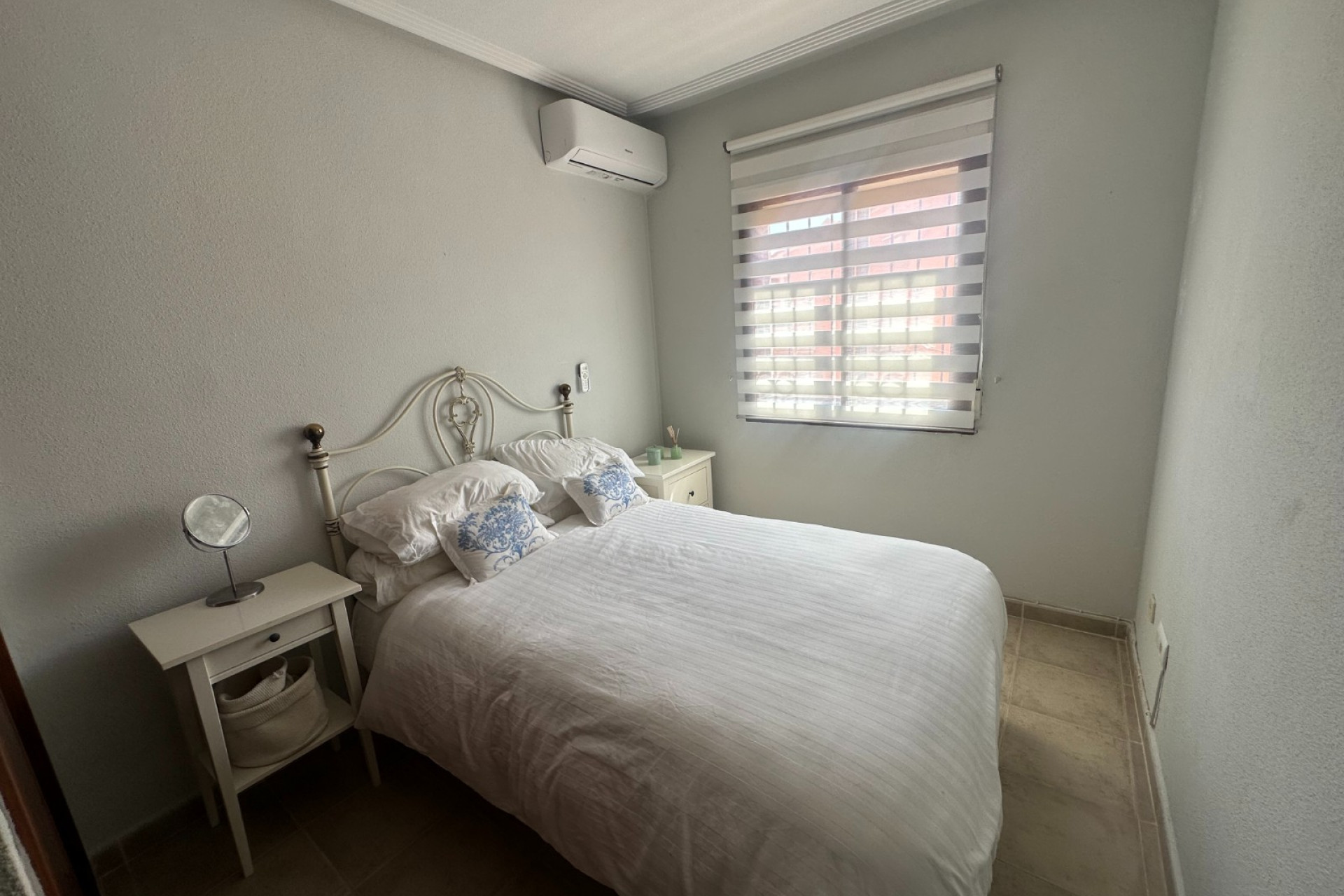 Resale - Apartment  - Torrevieja - Aguas Nuevas