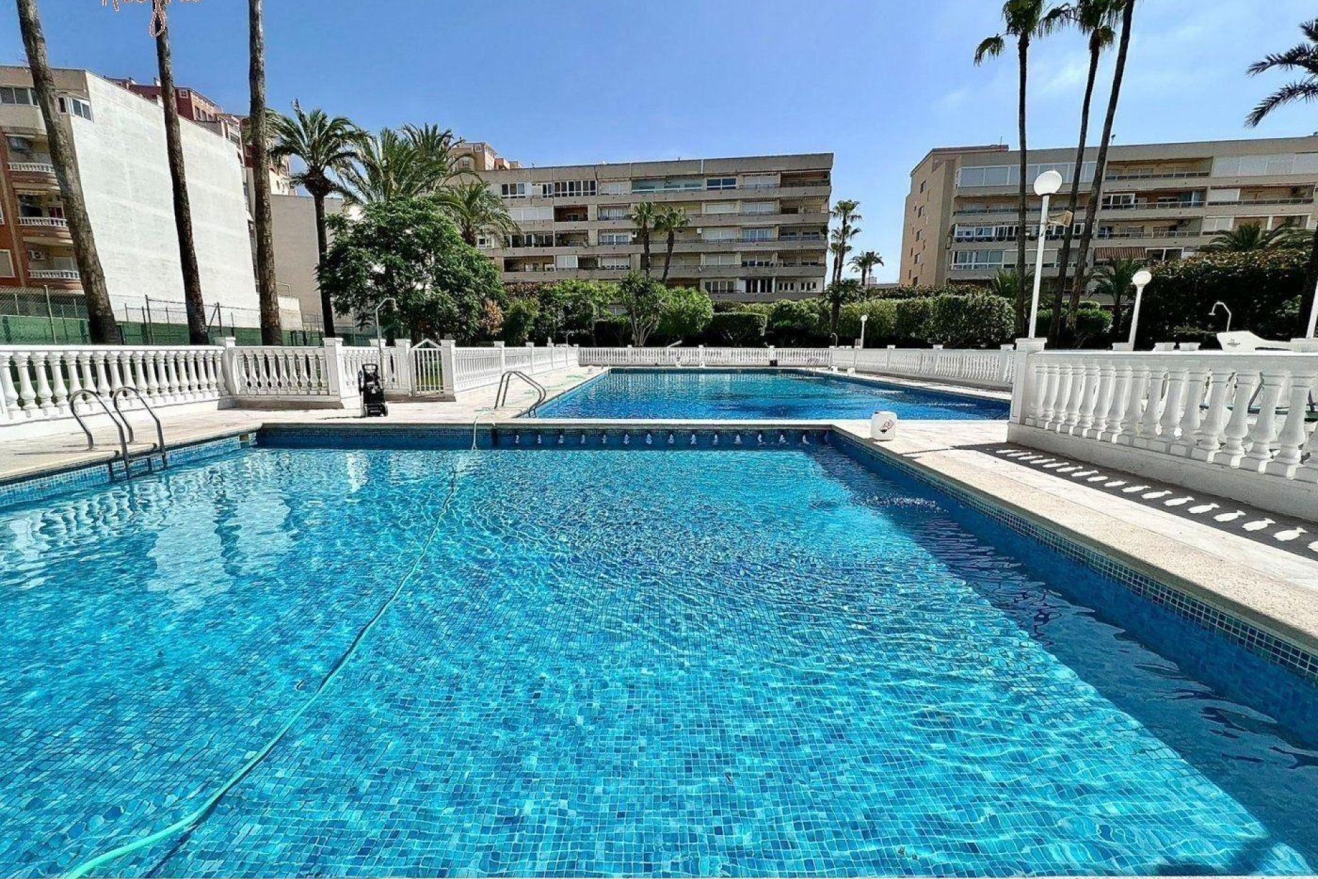 Resale - Apartment  - Torrevieja - Aldea del mar