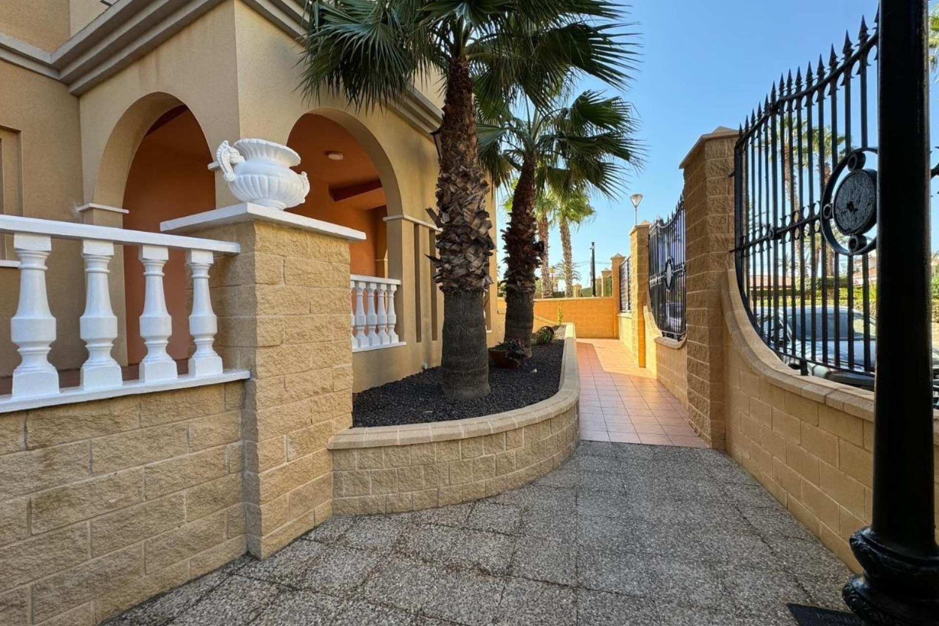 Resale - Apartment  - Torrevieja - Aldea del mar