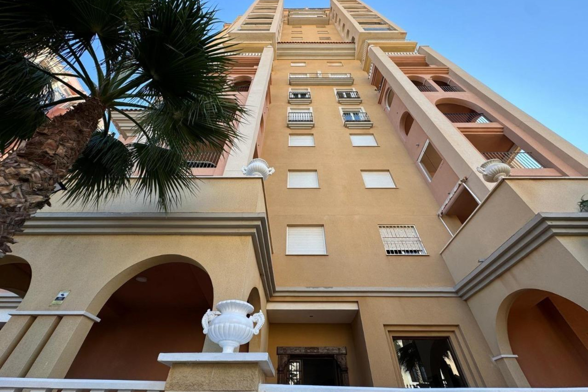 Resale - Apartment  - Torrevieja - Aldea del mar