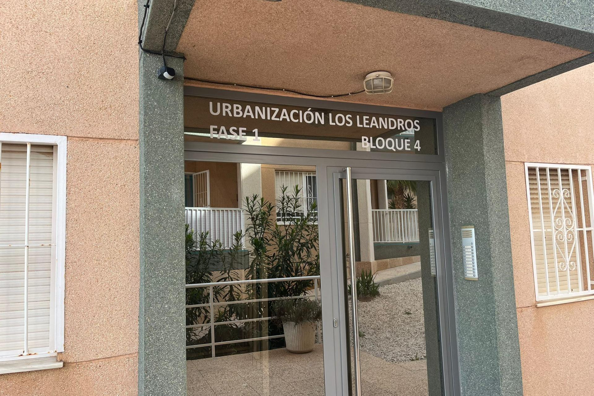 Resale - Apartment  - Torrevieja - Cabo cervera