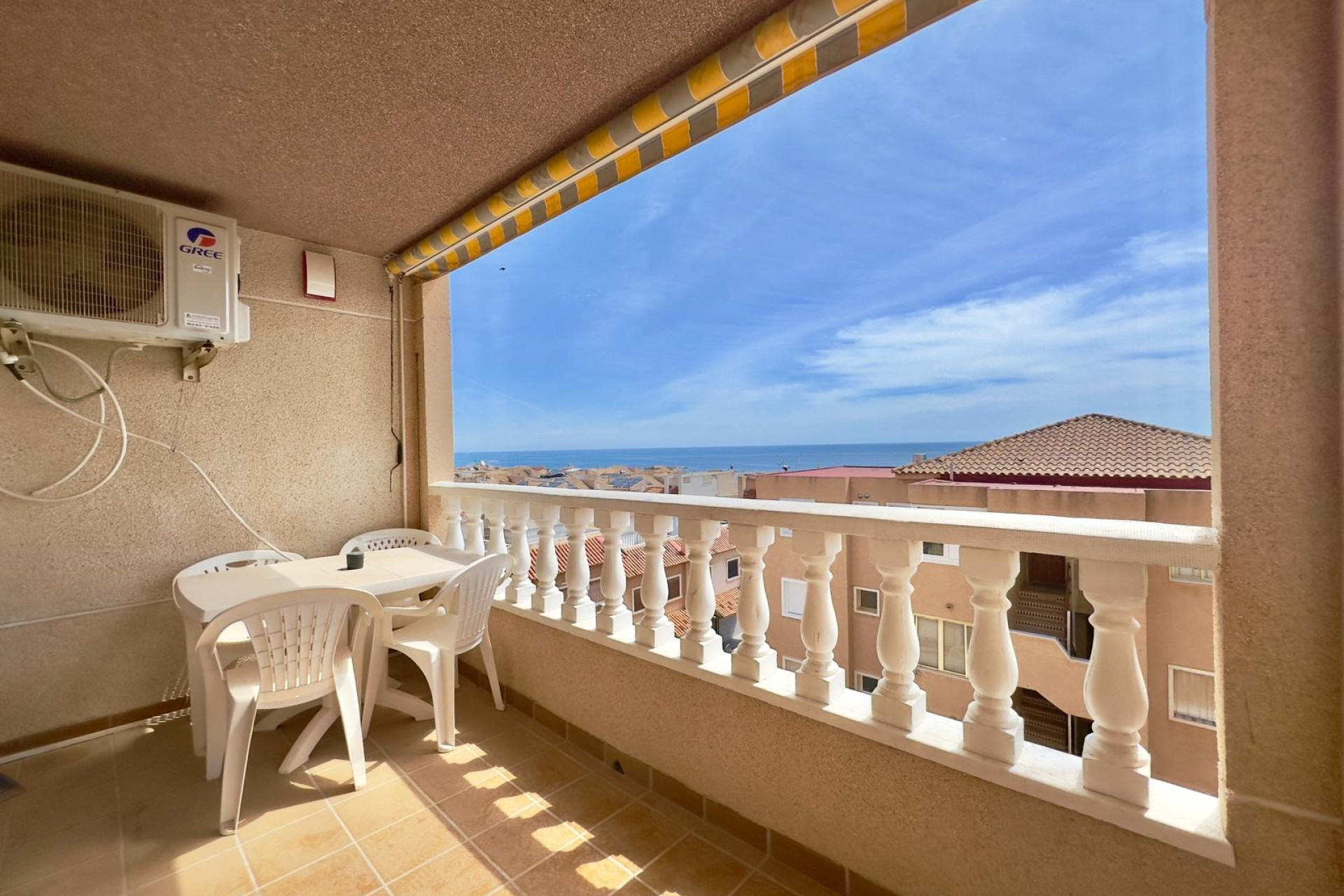 Resale - Apartment  - Torrevieja - Cabo cervera