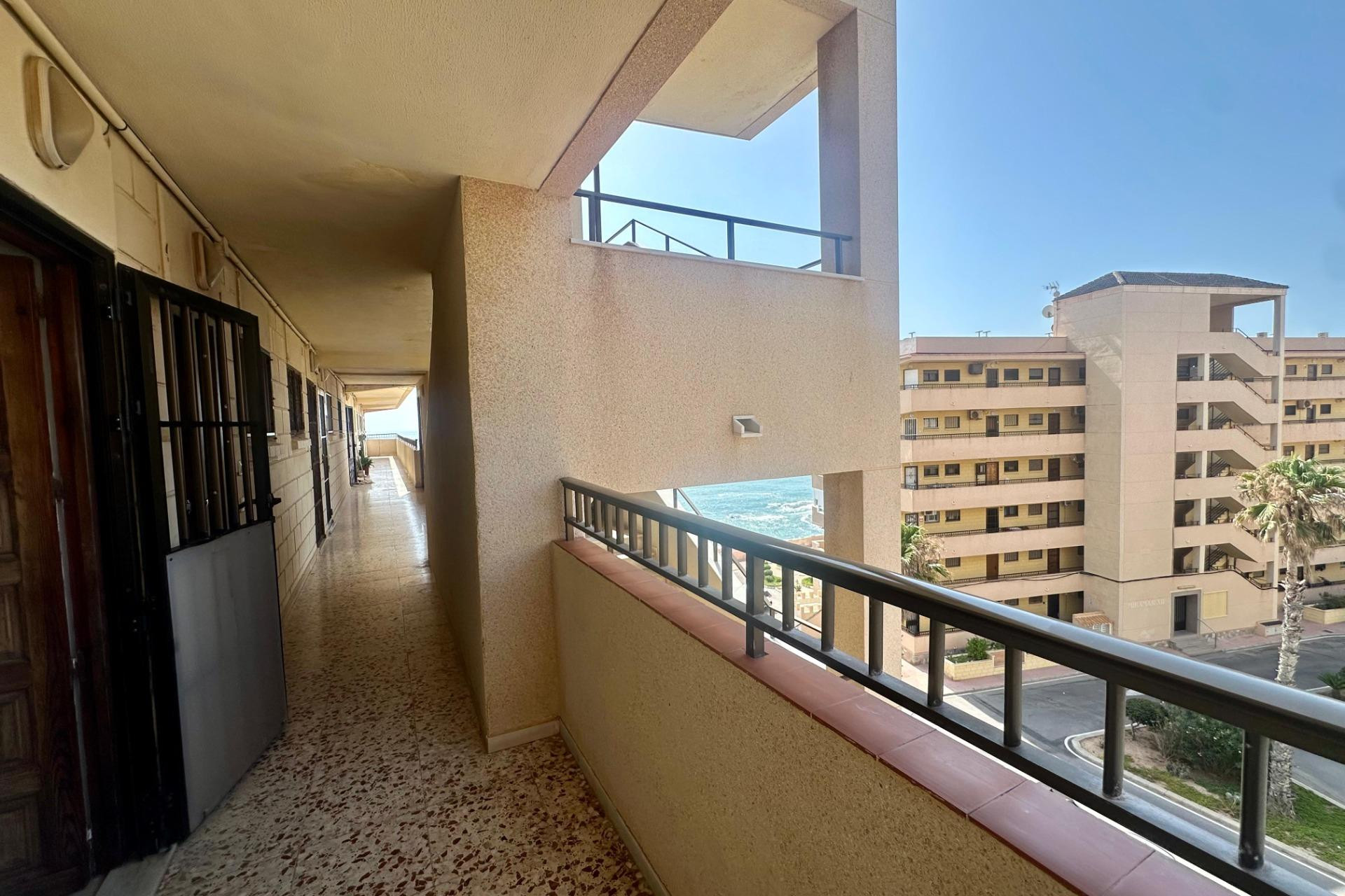 Resale - Apartment  - Torrevieja - Cabo cervera