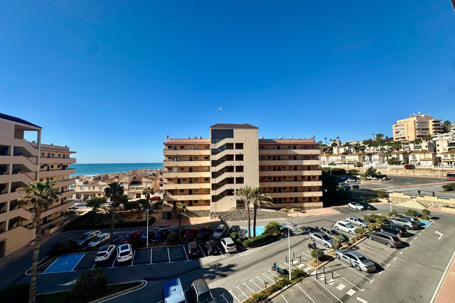 Resale - Apartment  - Torrevieja - Cabo cervera