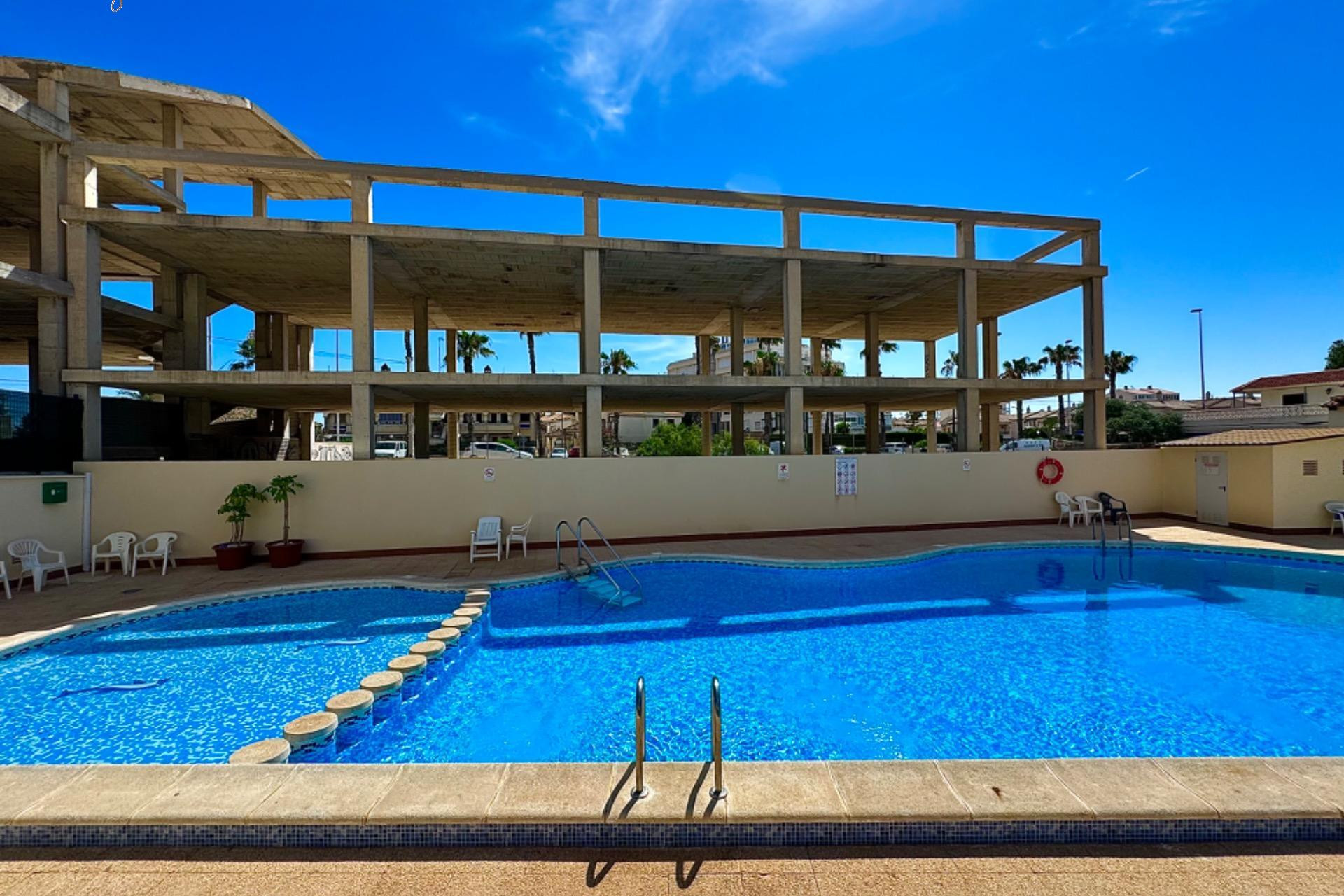 Resale - Apartment  - Torrevieja - Cabo cervera