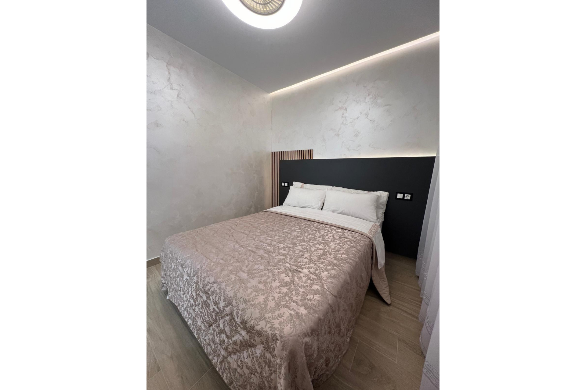 Resale - Apartment  - Torrevieja - Cabo cervera