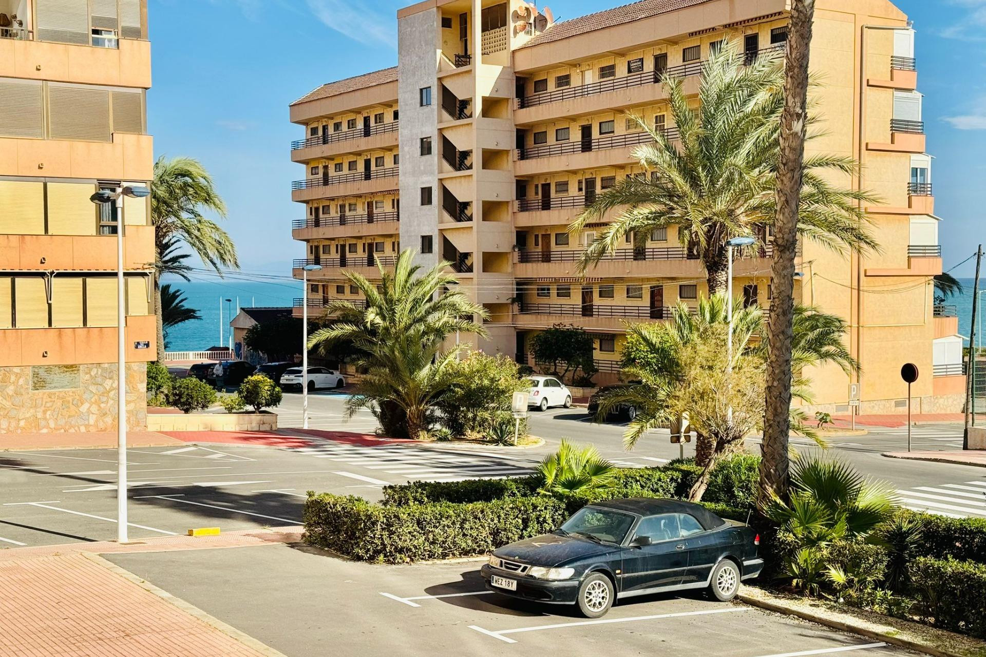 Resale - Apartment  - Torrevieja - Cabo cervera