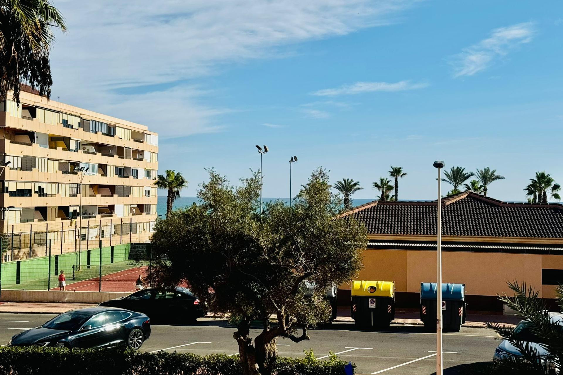 Resale - Apartment  - Torrevieja - Cabo cervera