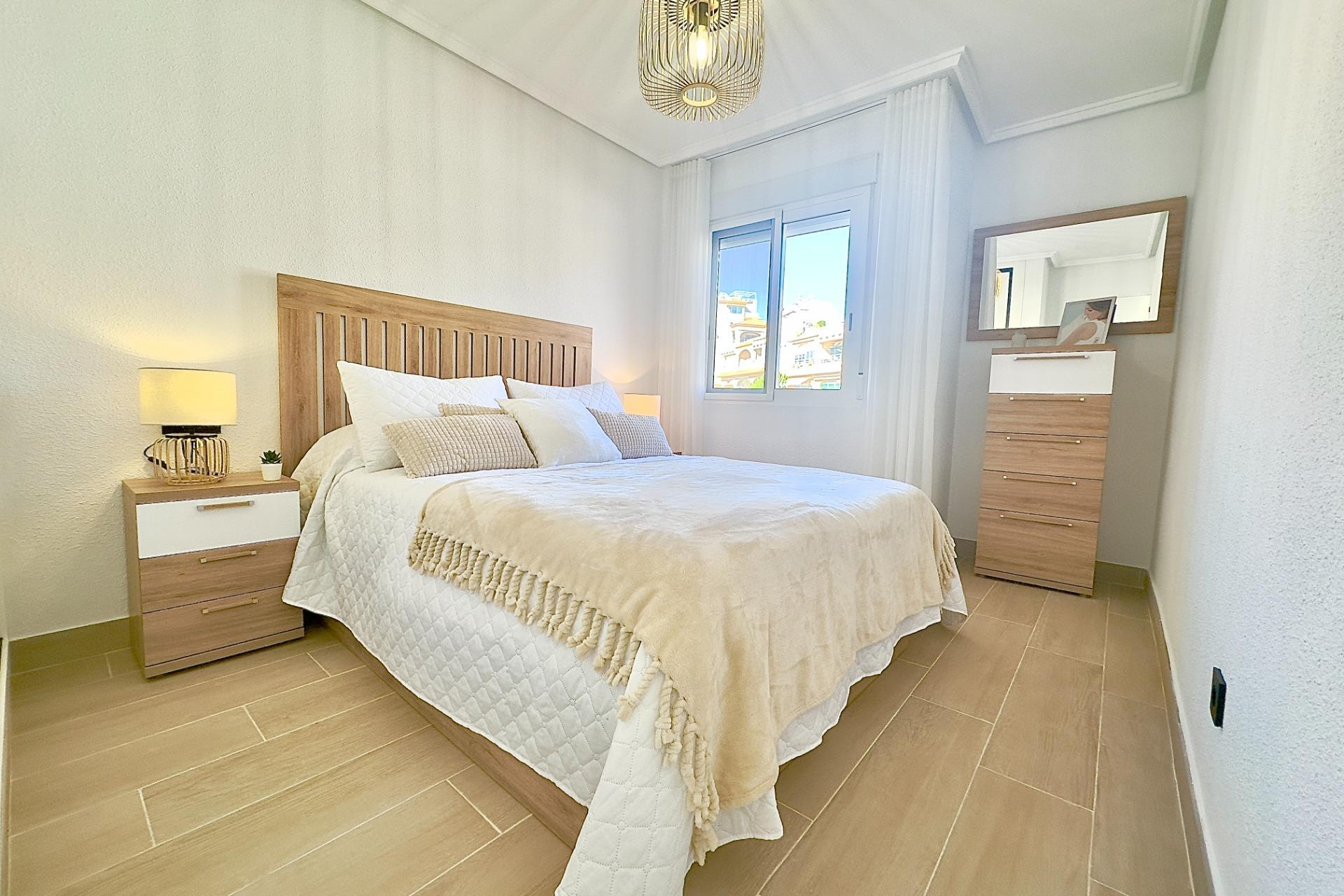 Resale - Apartment  - Torrevieja - Cabo cervera