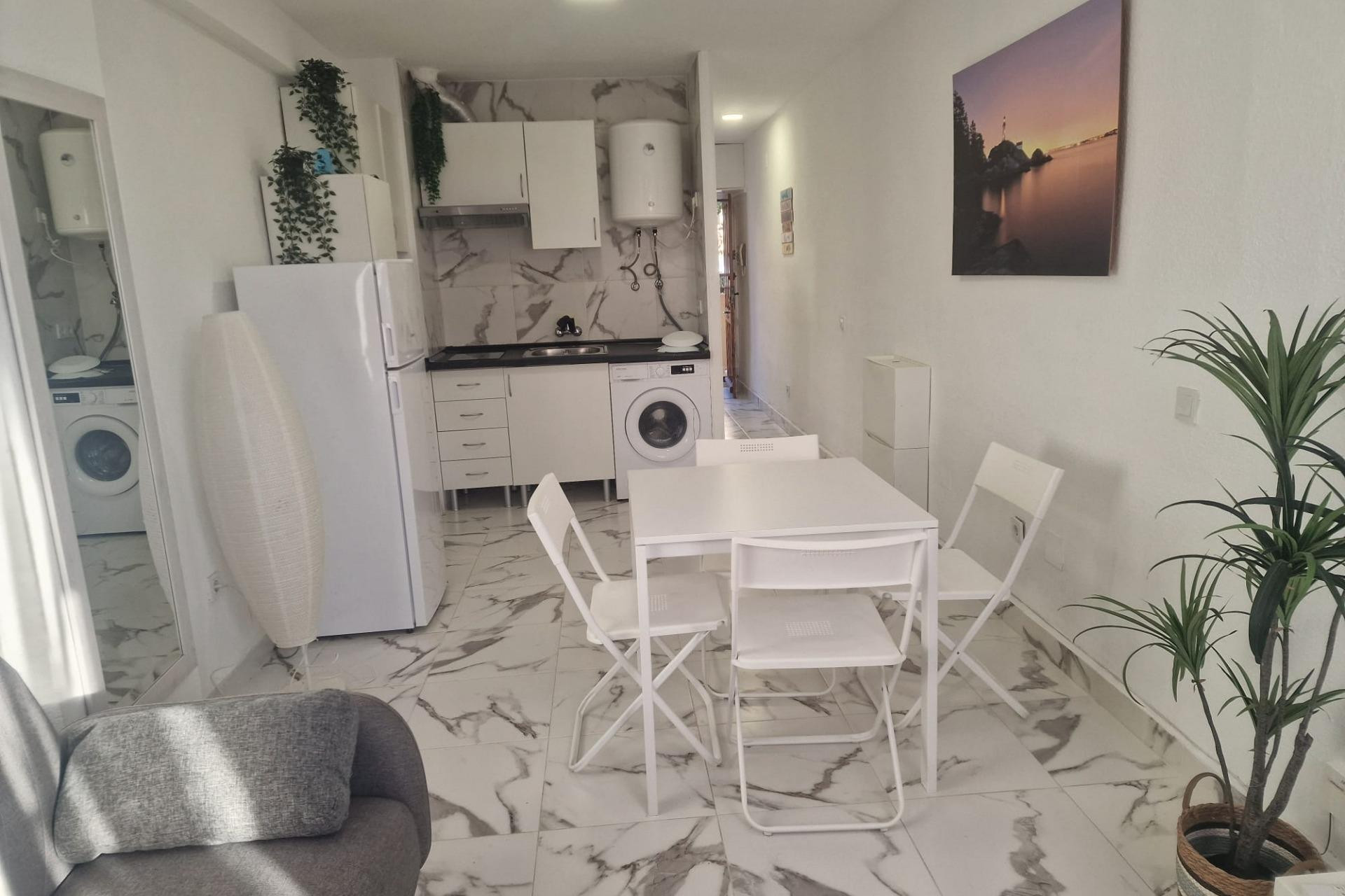 Resale - Apartment  - Torrevieja - Cabo cervera