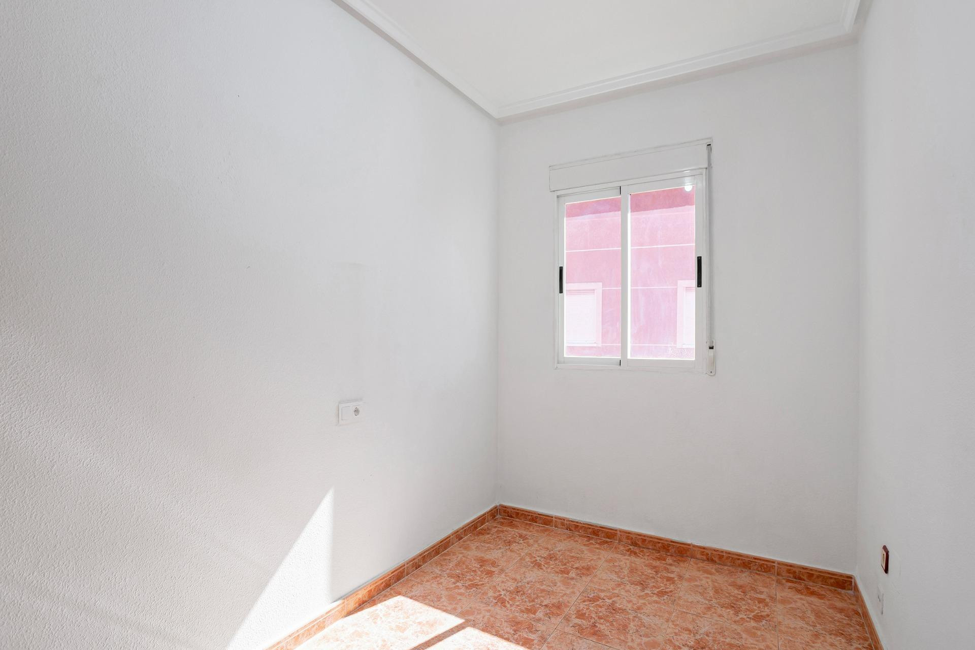 Resale - Apartment  - Torrevieja - Calas blanca